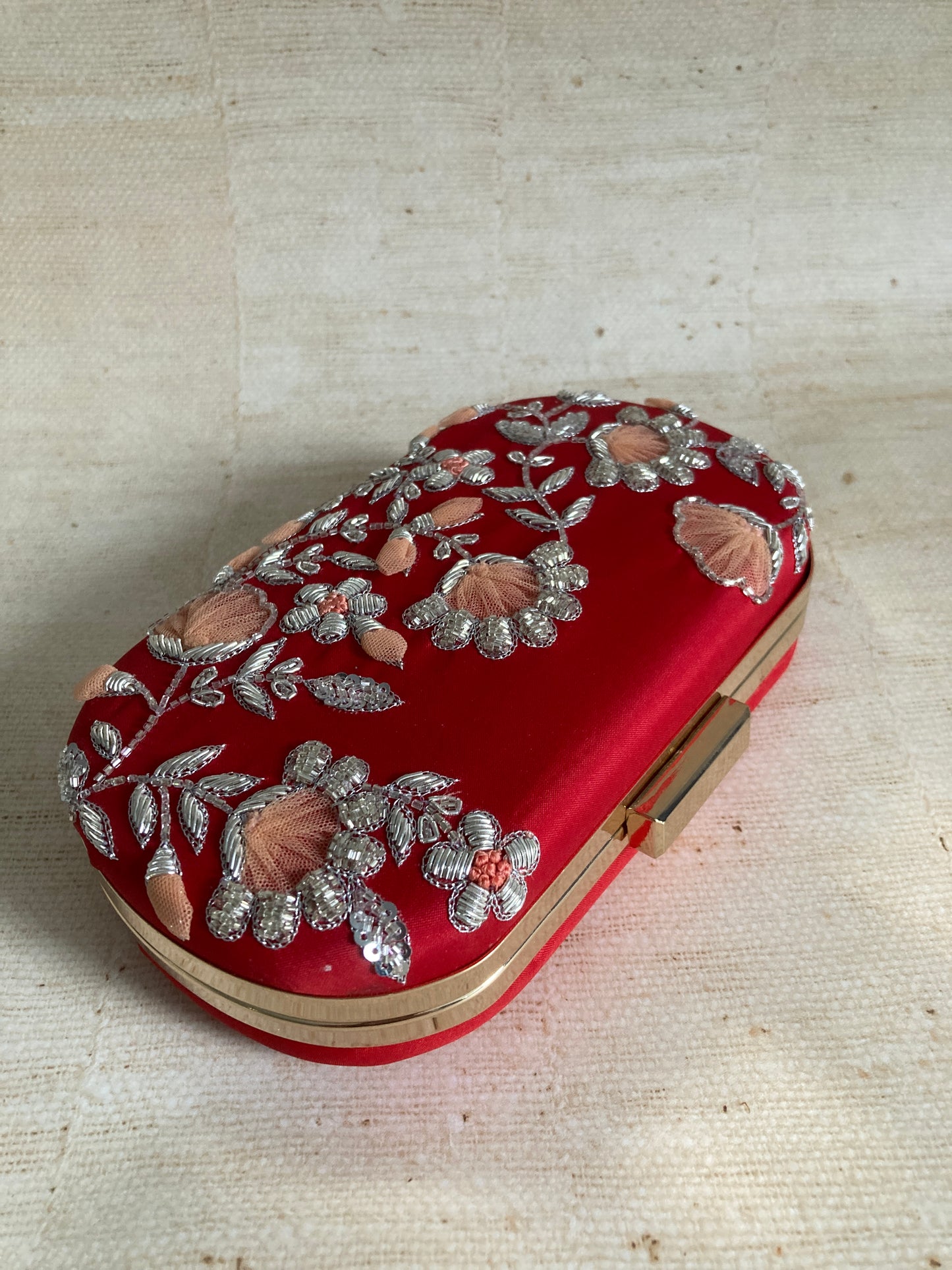 Suhaavi (ST841) (Red)