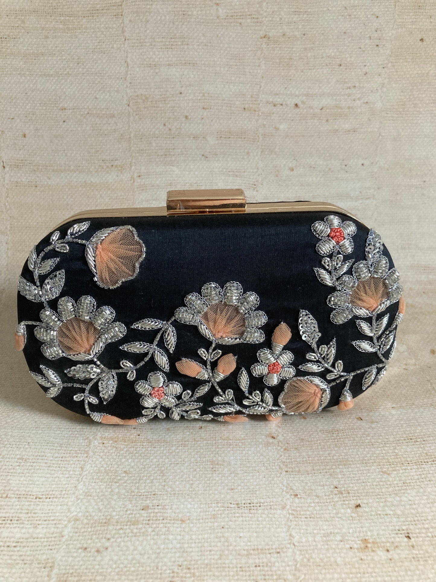 Suhaavi (ST841) (Black)