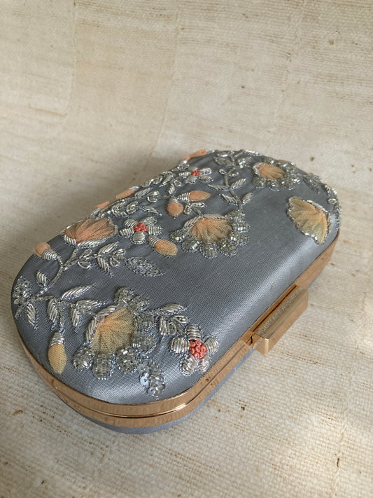 Suhaavi (ST841) (Grey)