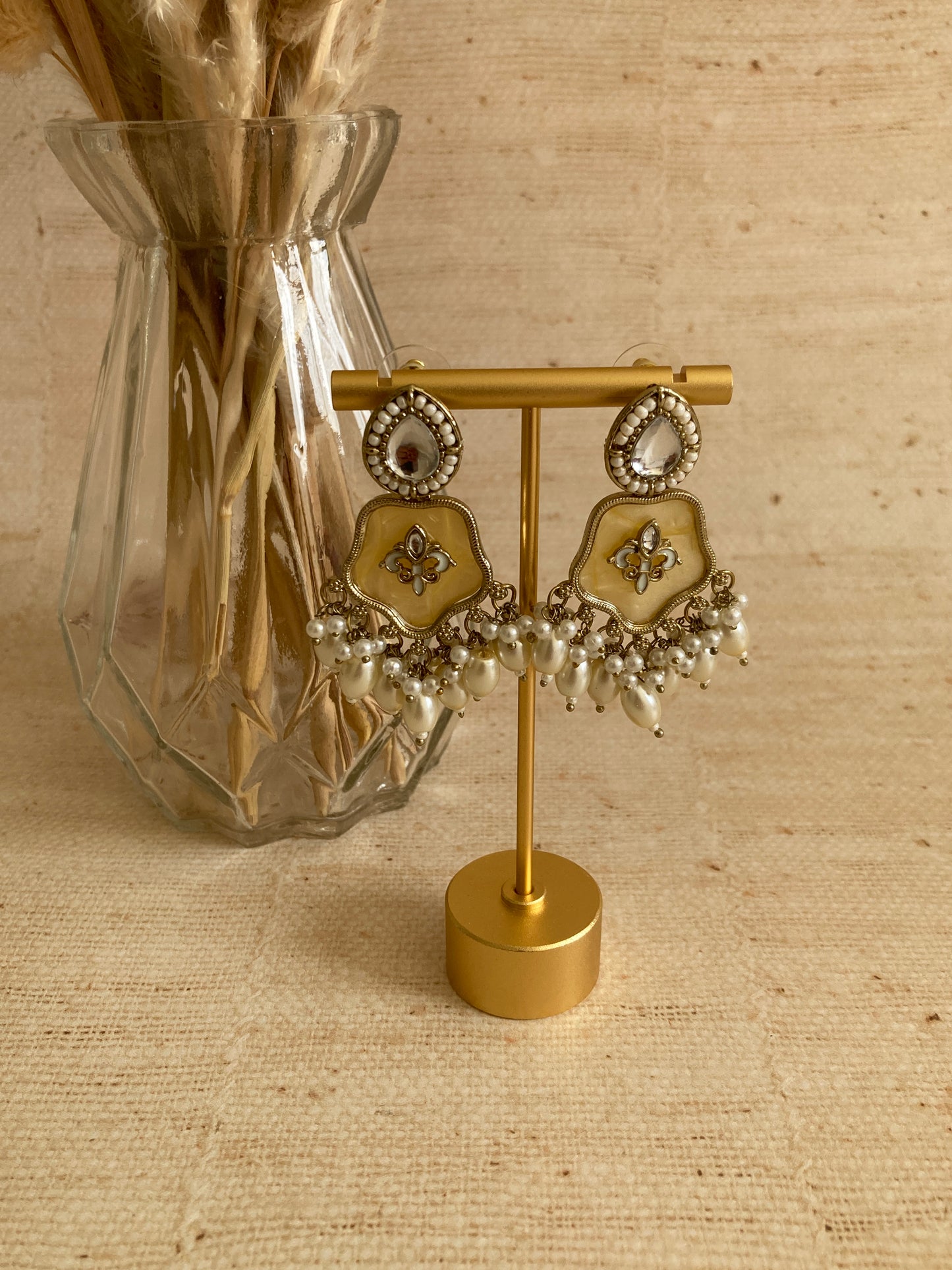 Antique Gold Mother Of Pearl Earrings (ST1081) (White)