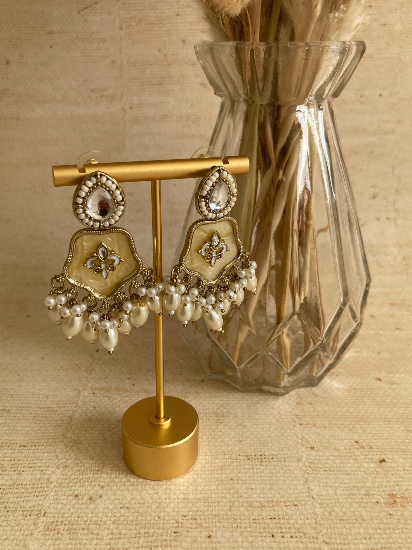 Antique Gold Mother Of Pearl Earrings (ST1081) (White)
