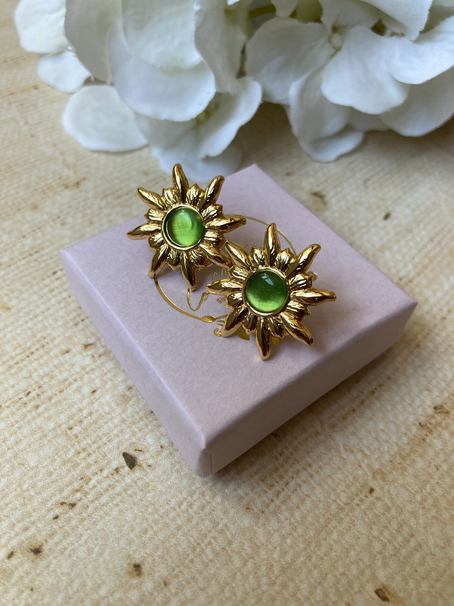 Gold Sun Green Stud Earrings (ST1066)