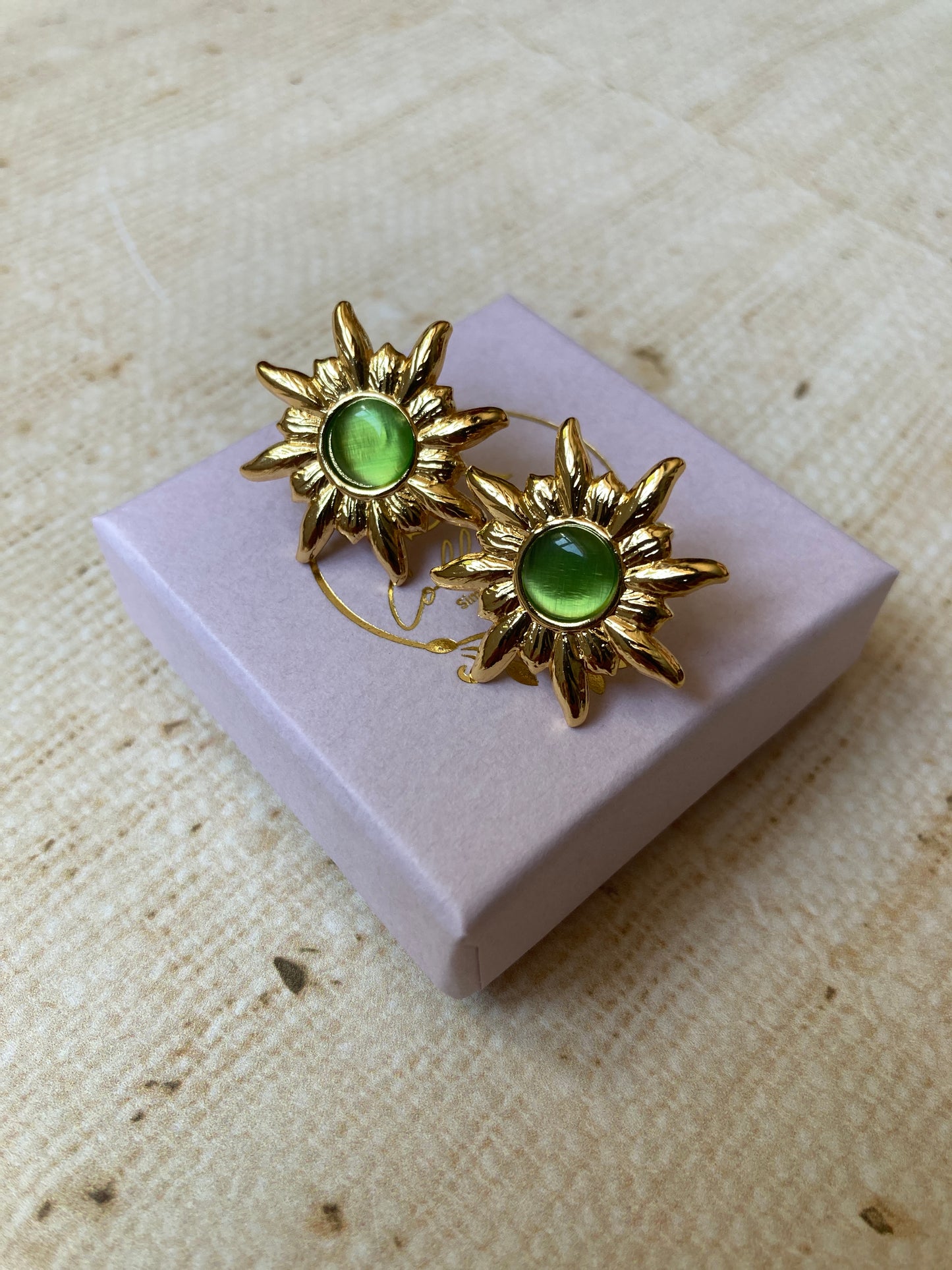 Gold Sun Green Stud Earrings (ST1066)