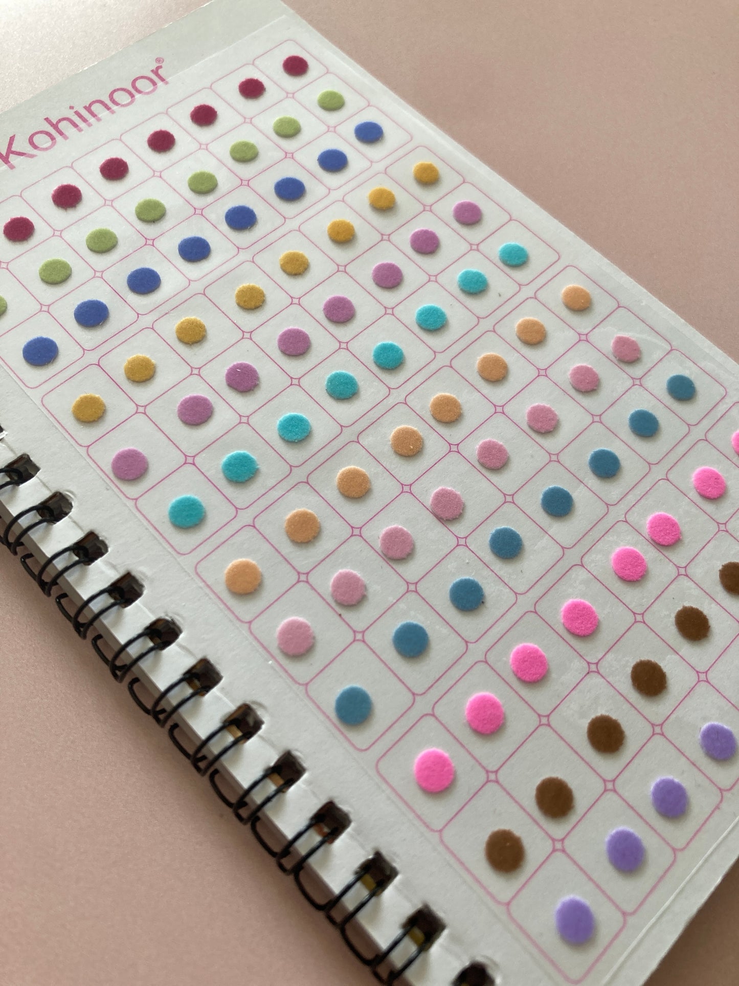 Pastel Round 576 Round Bindi Booklet (ST1069)