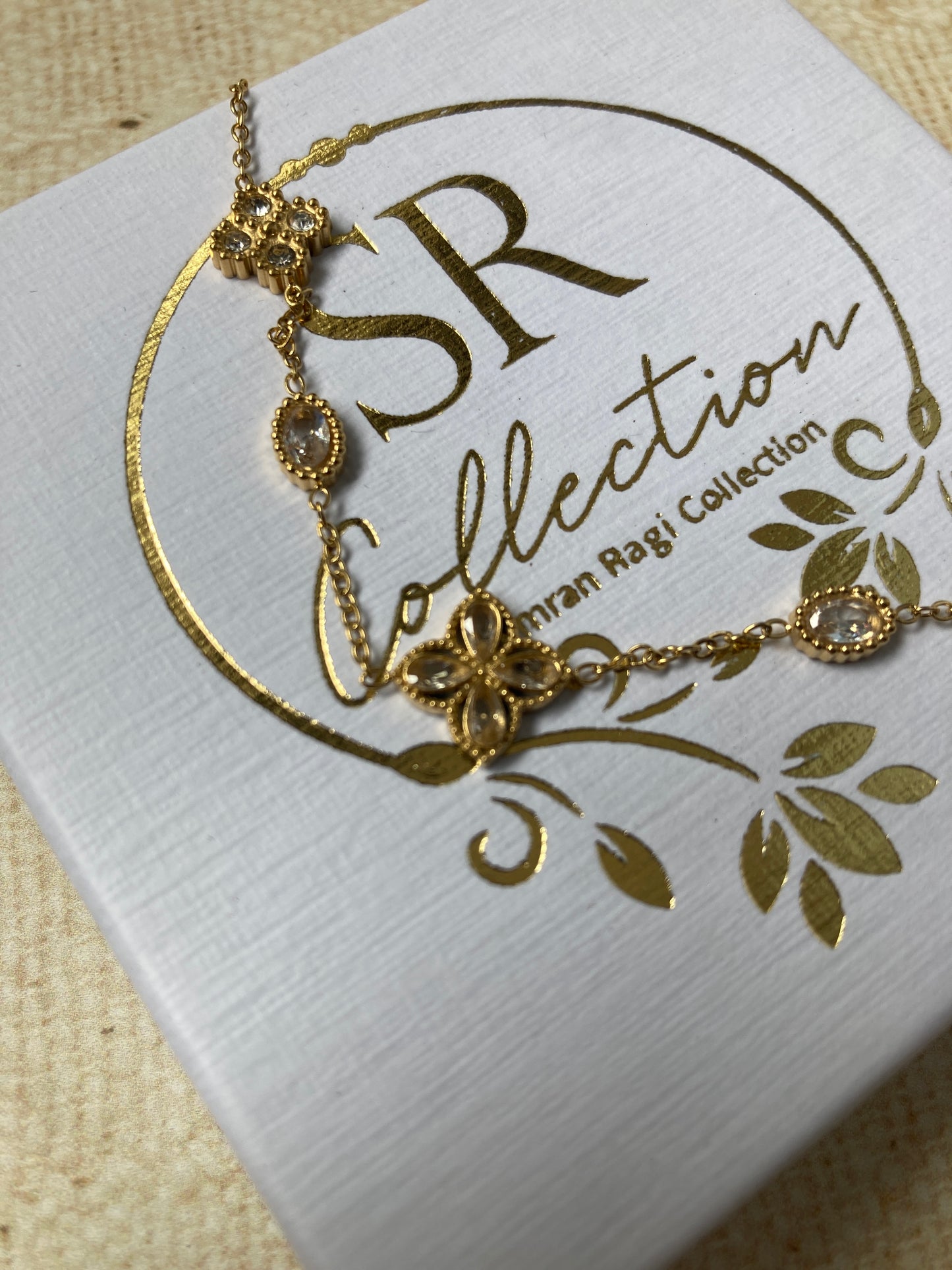18K Gold Plated Flower Motif Bracelet (ST1070)