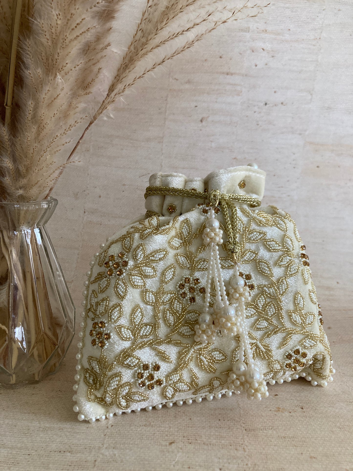 Saanvi (Potli Bag) (White) (ST1072)