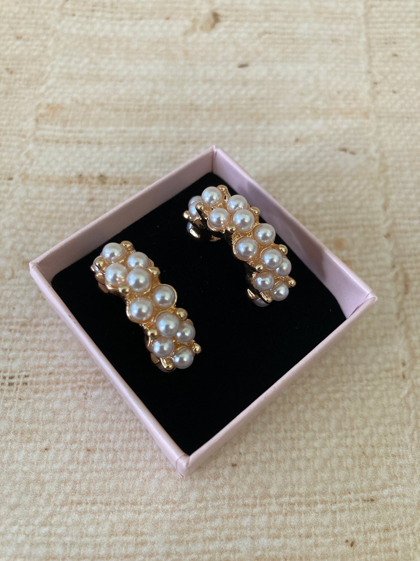 Chunky Gold Pearl Hoop Earrings (ST883)