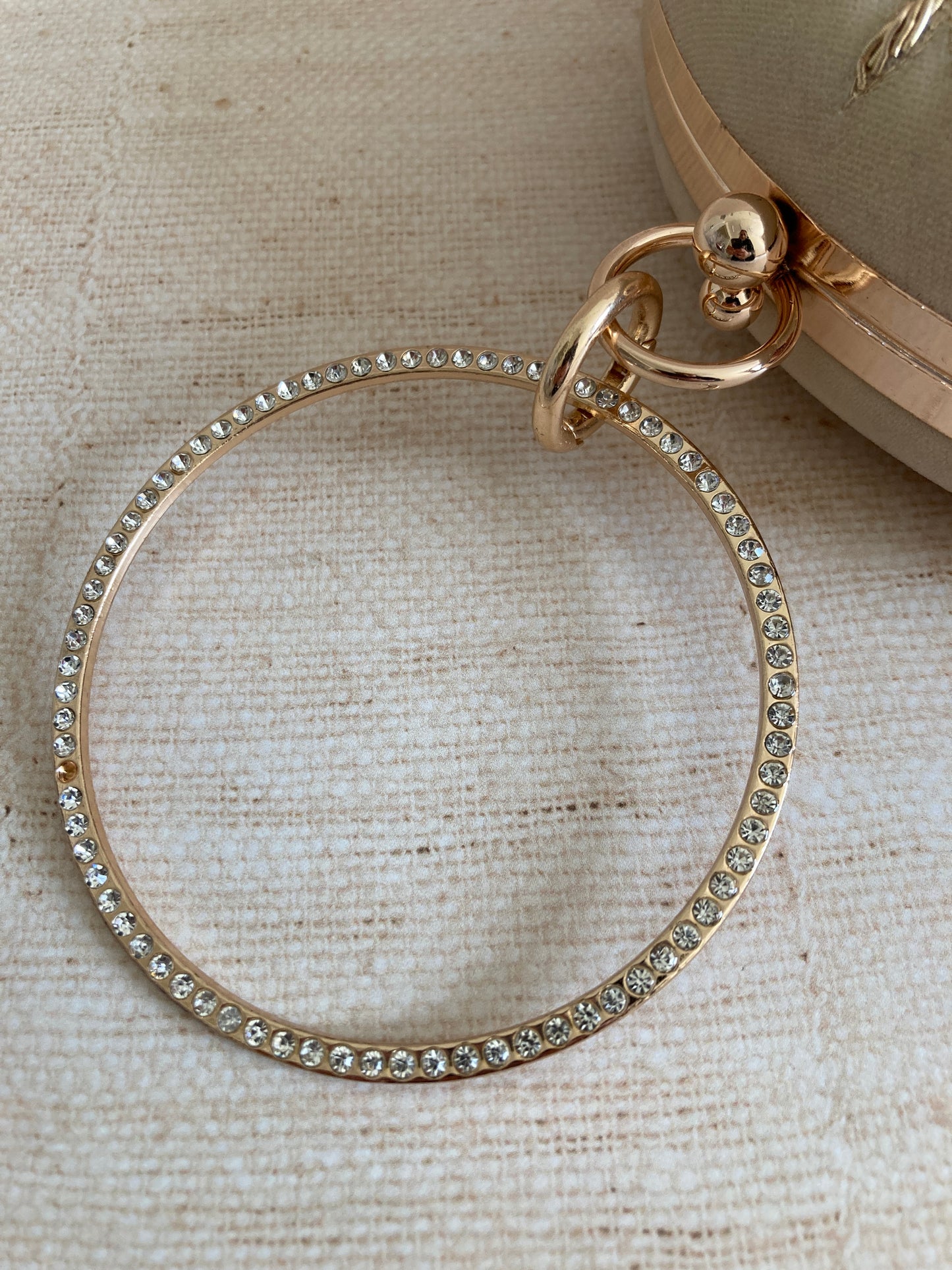 Aarza Cream Velvet Bangle Clutch (ST735)