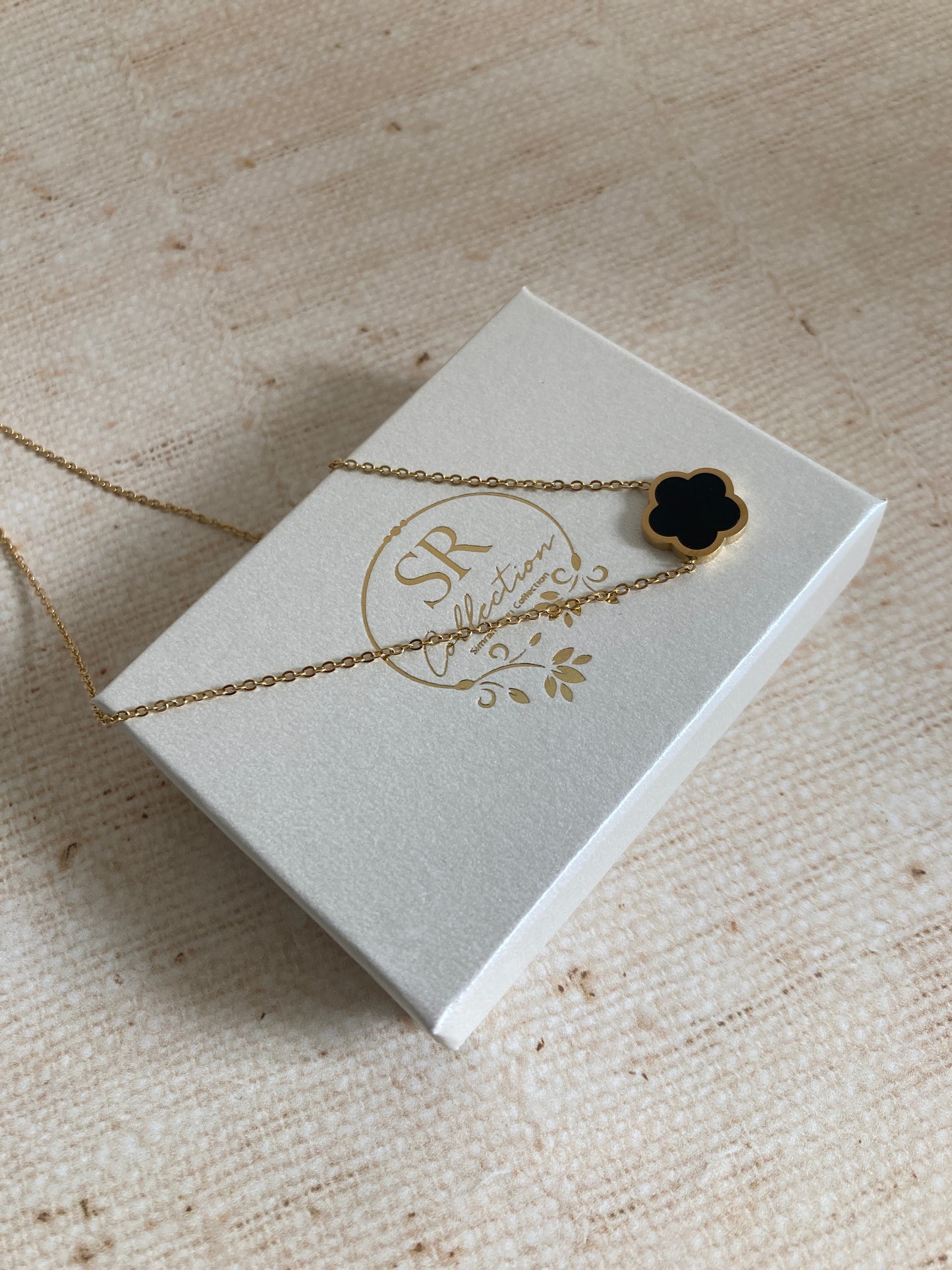 Five Leaf Black Single Clover Necklace (ST893)