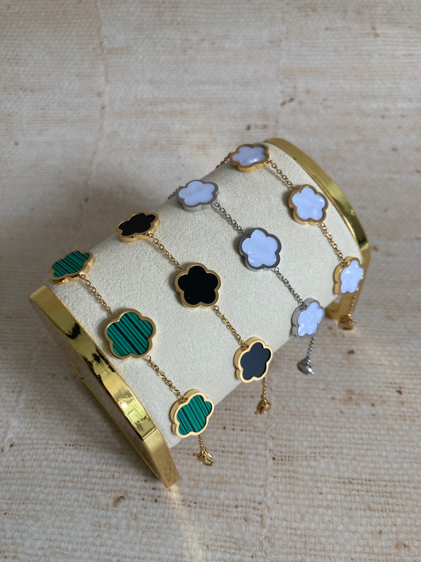 Stylish Clover Bracelet