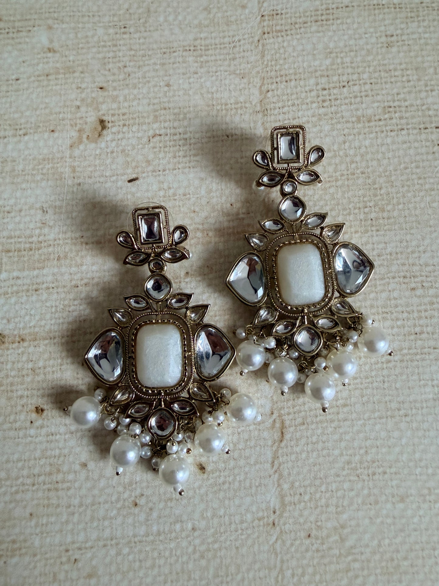 Sia White Kundan Pearl Earrings (ST1062)
