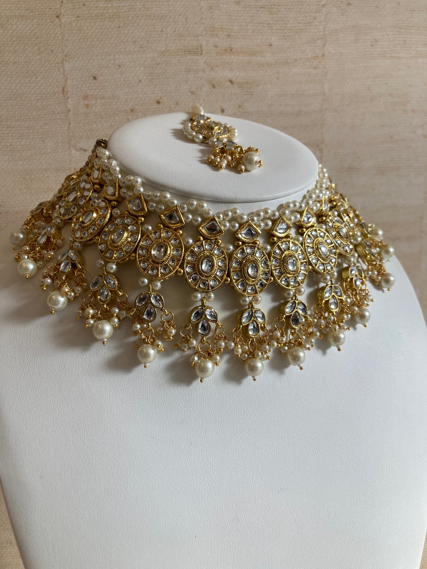 Saachi Gold Plated Kundan And Pearl White Choker Set (ST184)