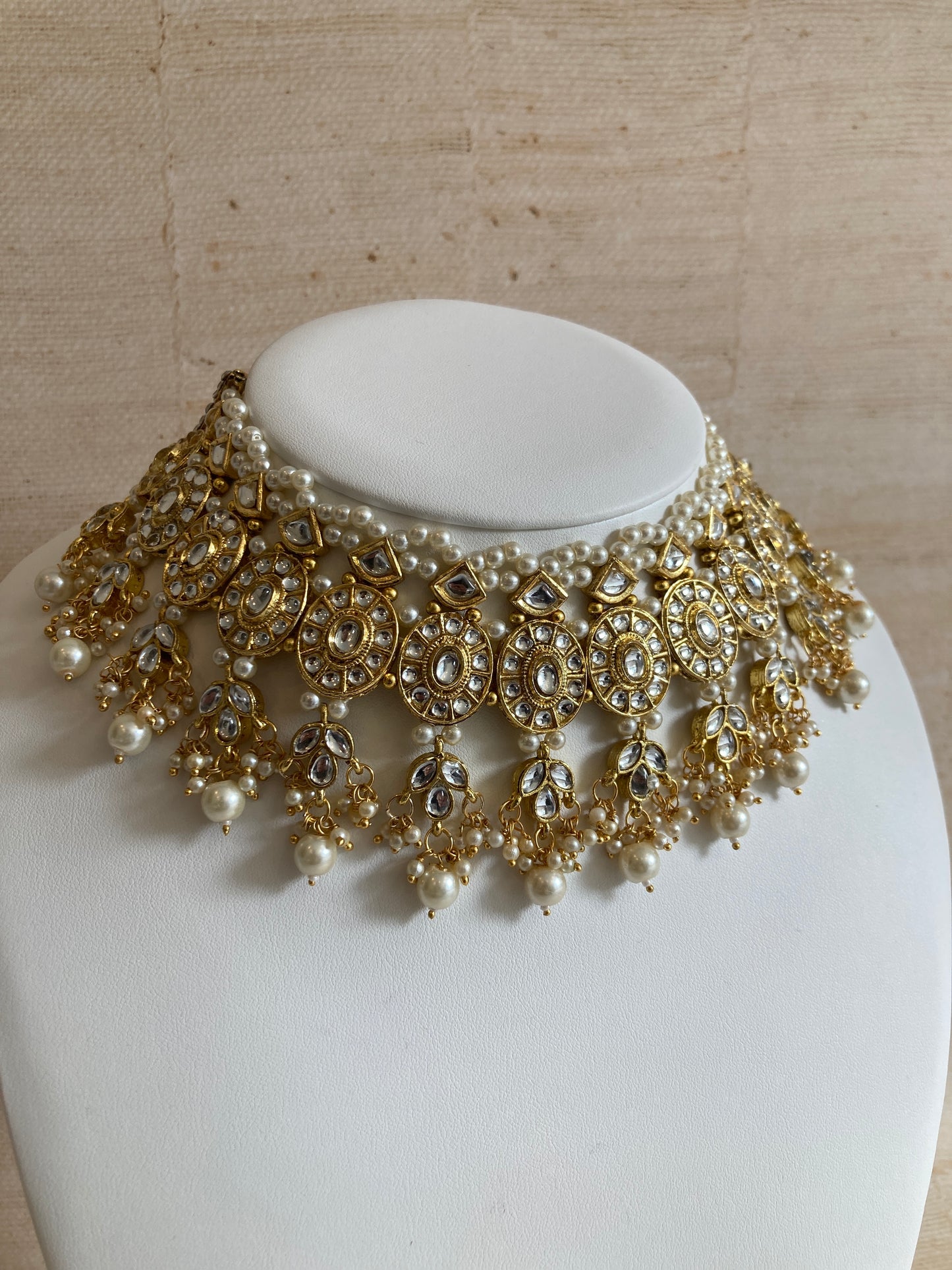 Saachi Gold Plated Kundan And Pearl White Choker Set (ST184)