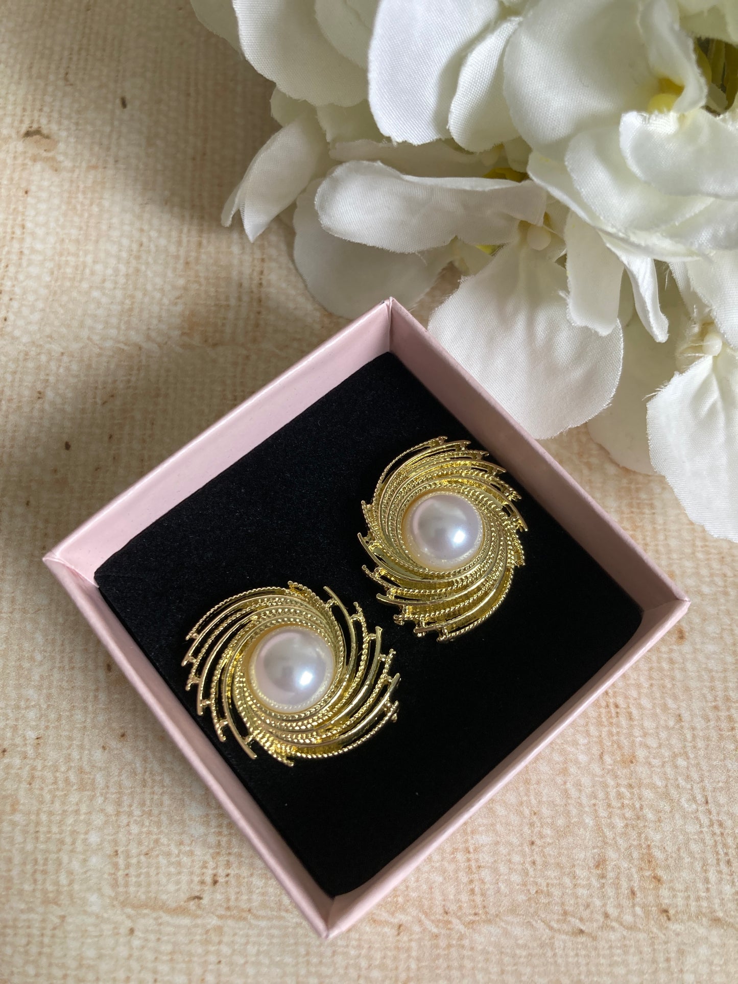 Gold Sunburst Pearl Stud Earrings (ST905)