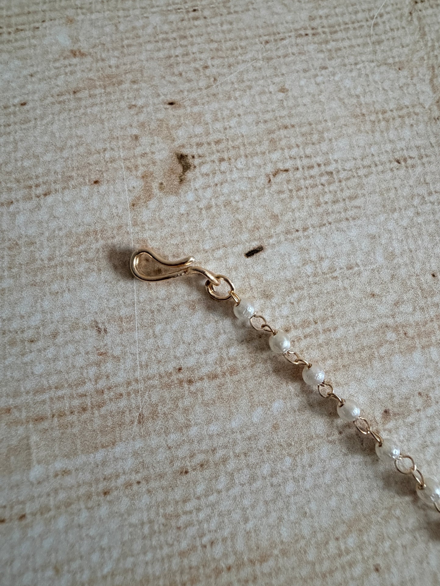 Gold Kundan And Pearl Tikka (ST1113)
