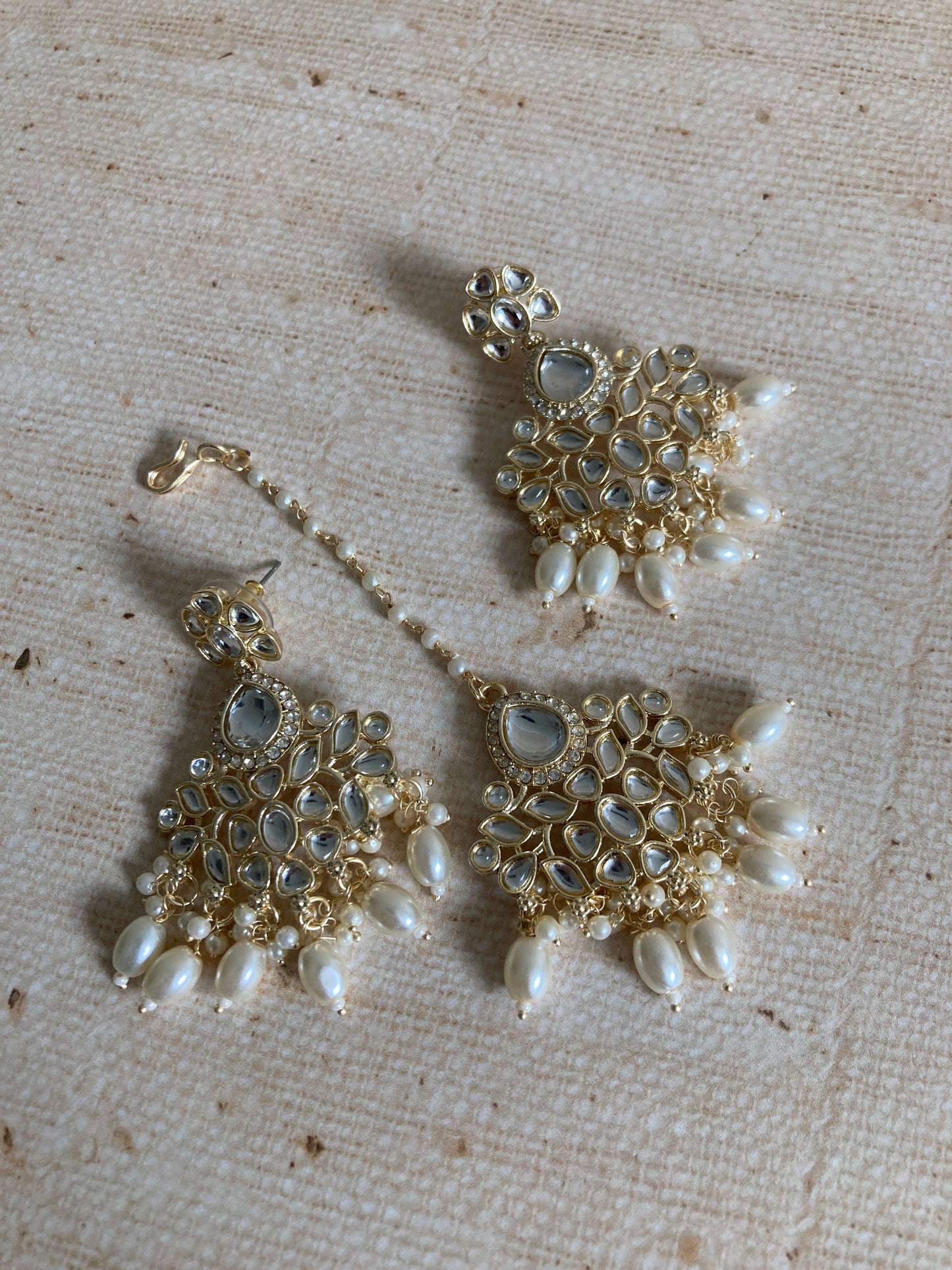 Kiran White Gold Plated Kundan Earrings And Tikka Set (ST946)