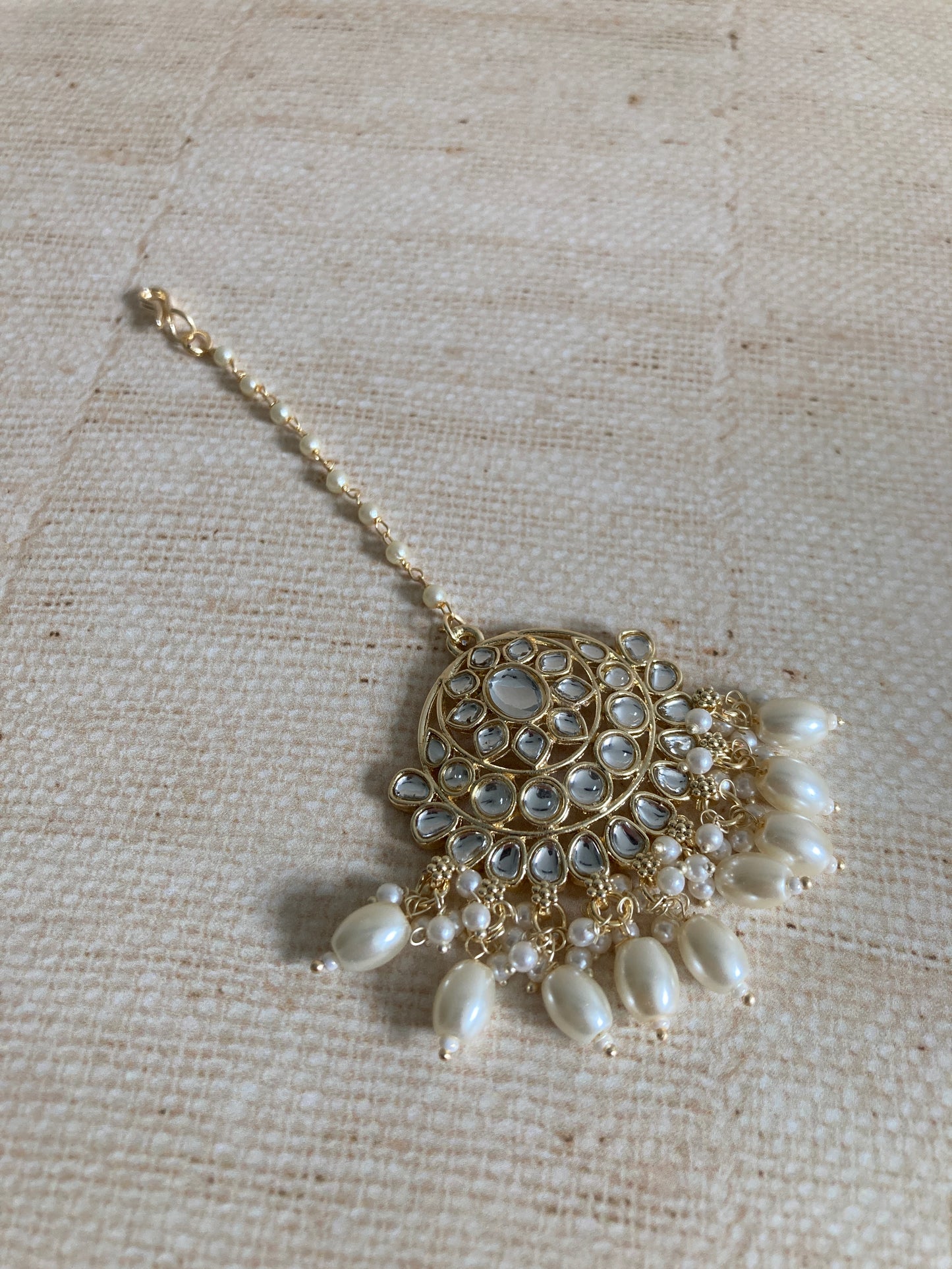 White Gold Plated Kundan Pearl Tikka (ST947)