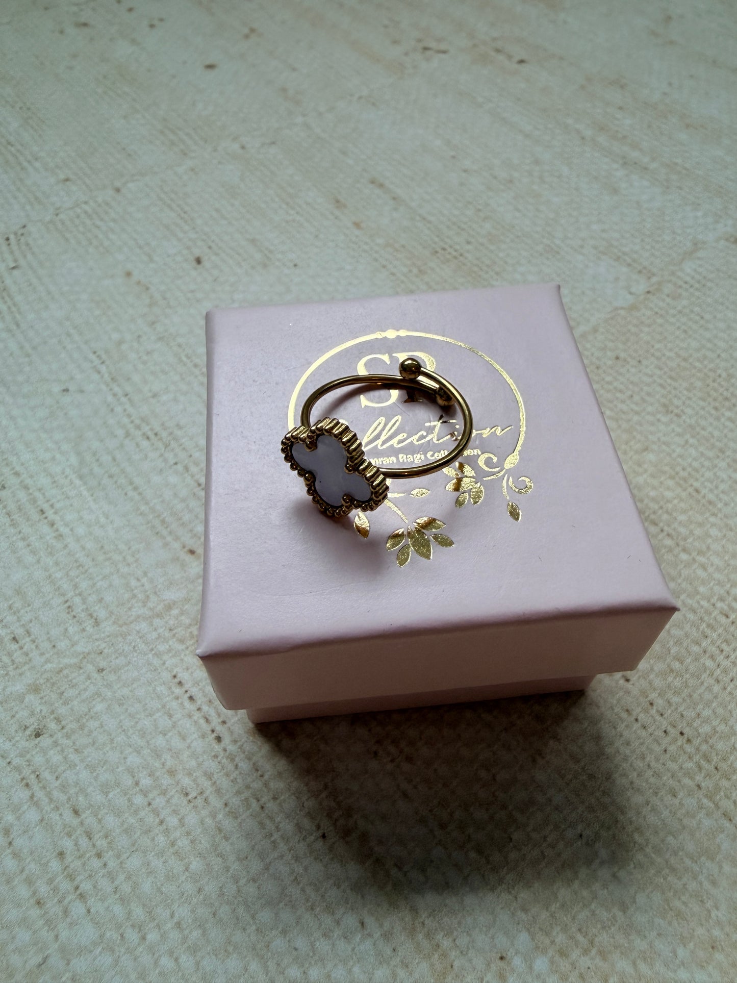 White Clover Ring (ST1115)