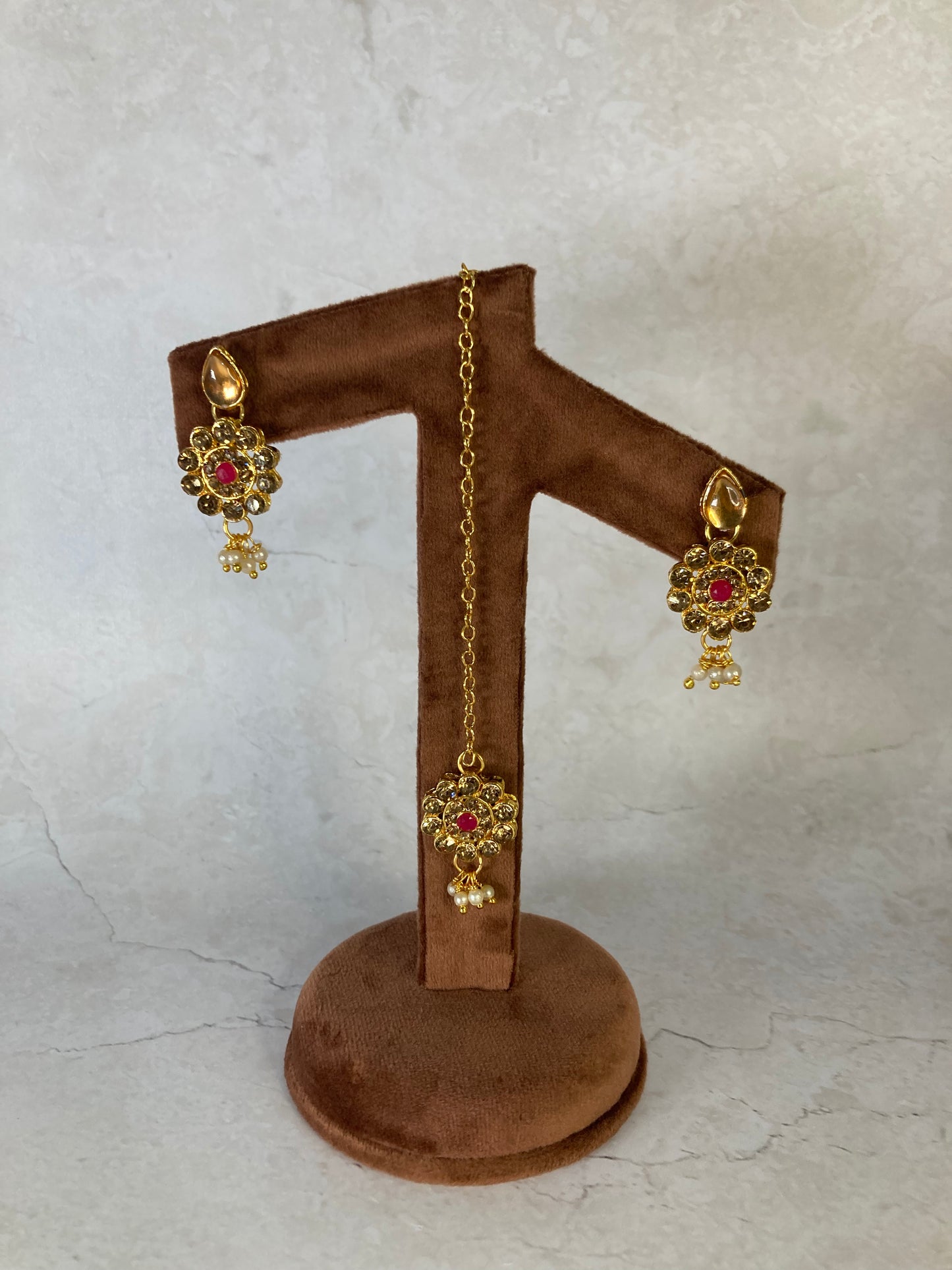 Nargis Gold Plated Choker Set (ST171)(Antique, Emerald And Pink)