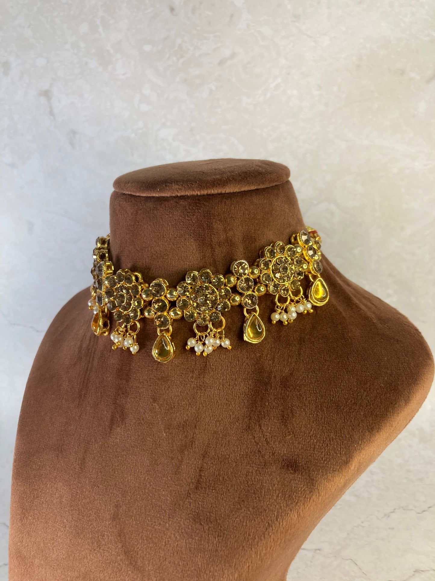 Nargis Gold Plated Choker Set (ST171)(Antique)