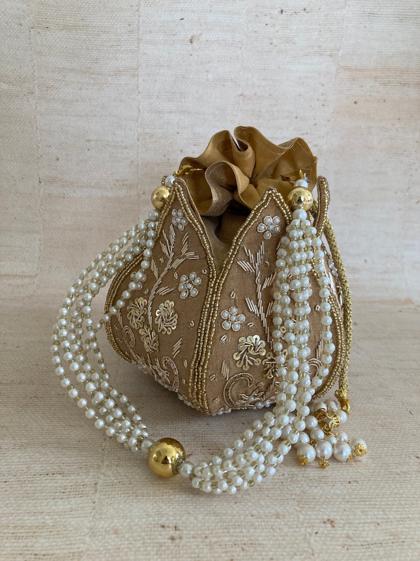 Seerut (Potli Bag) (Gold) (ST270)