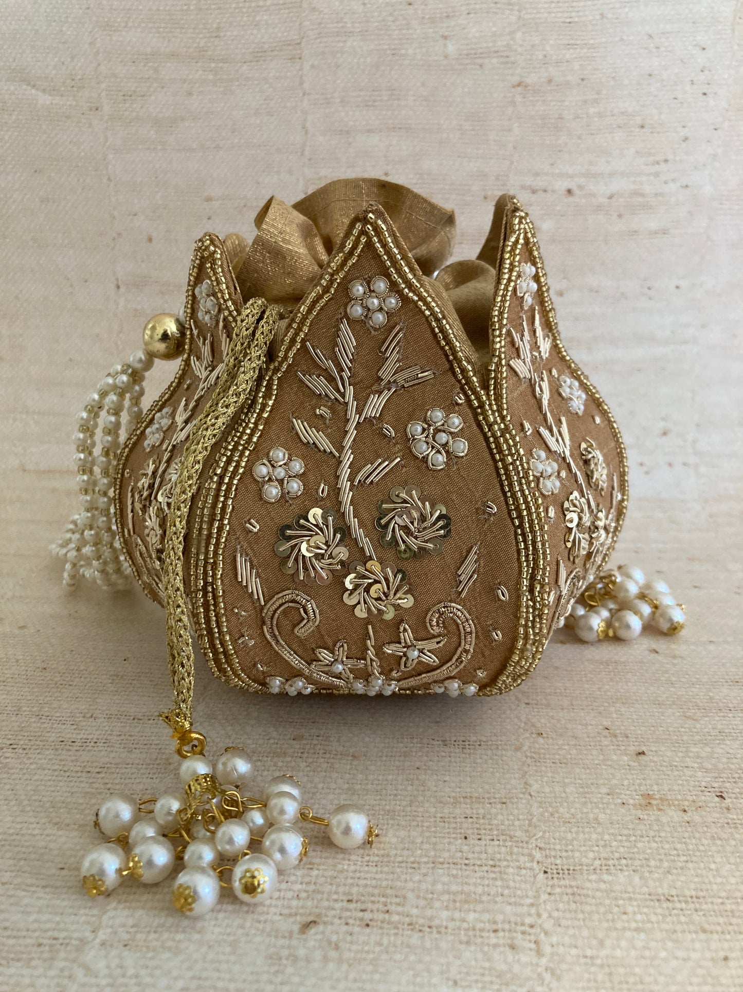 Seerut (Potli Bag) (Gold) (ST270)