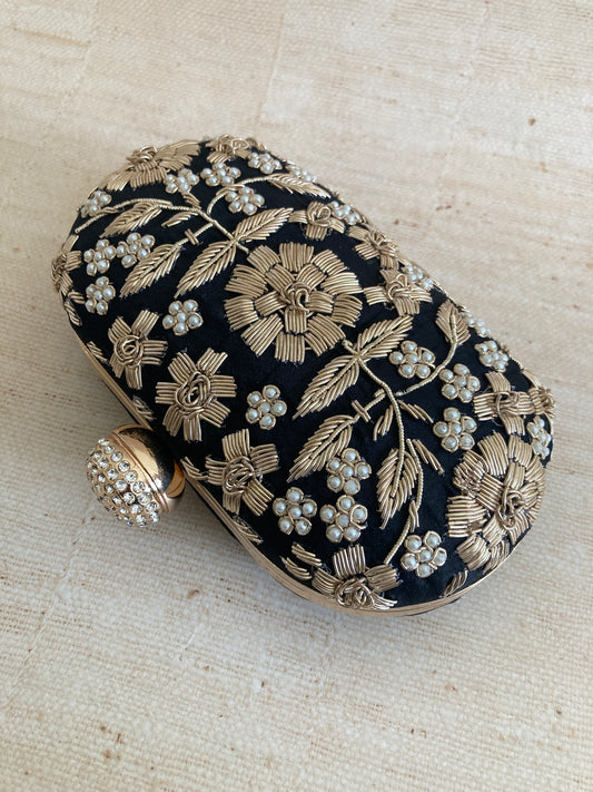 Lucia Oval Black Clutch (ST902)