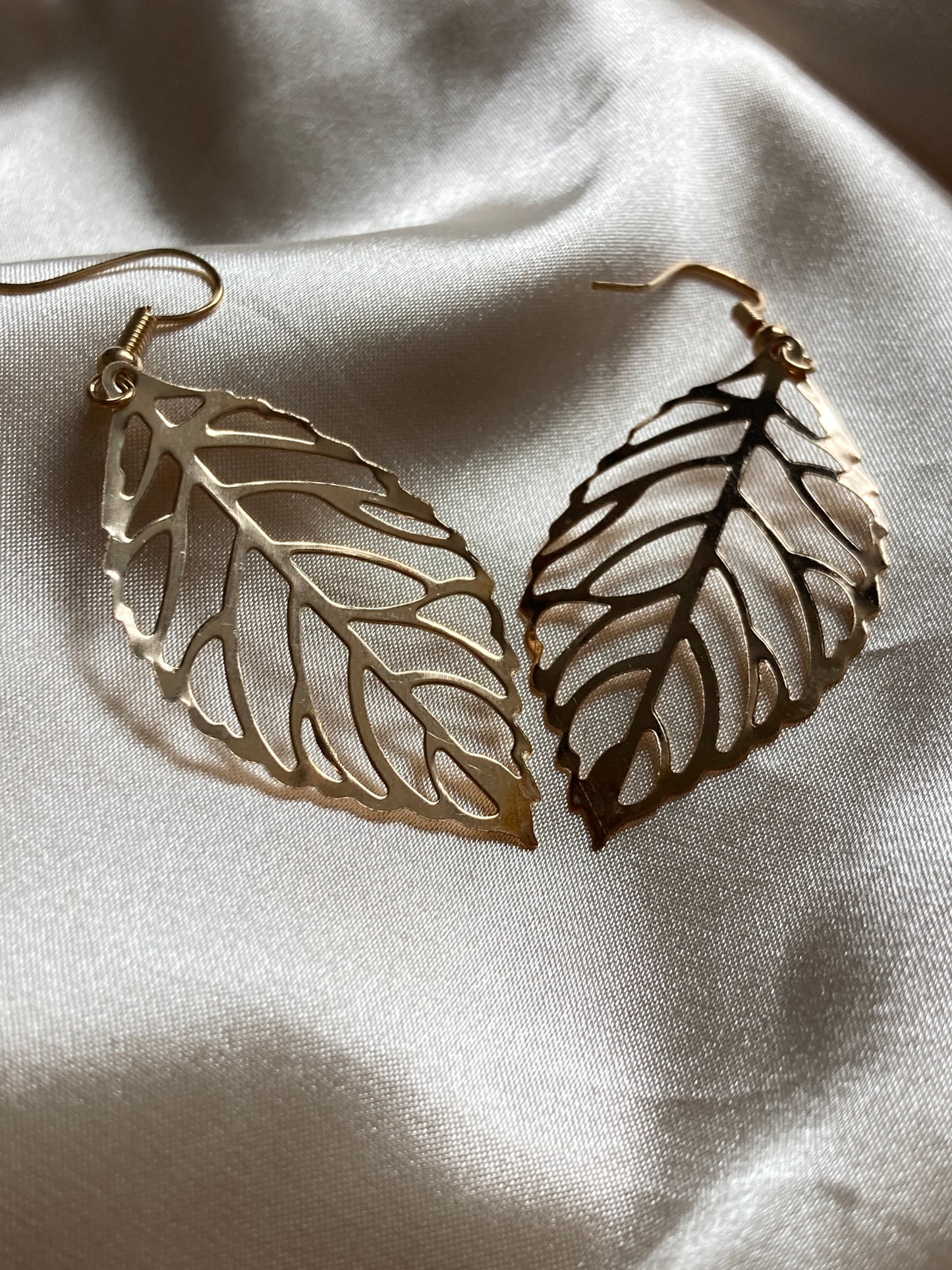 Delicate Statement Leaf Earrings (ST205) (Gold)