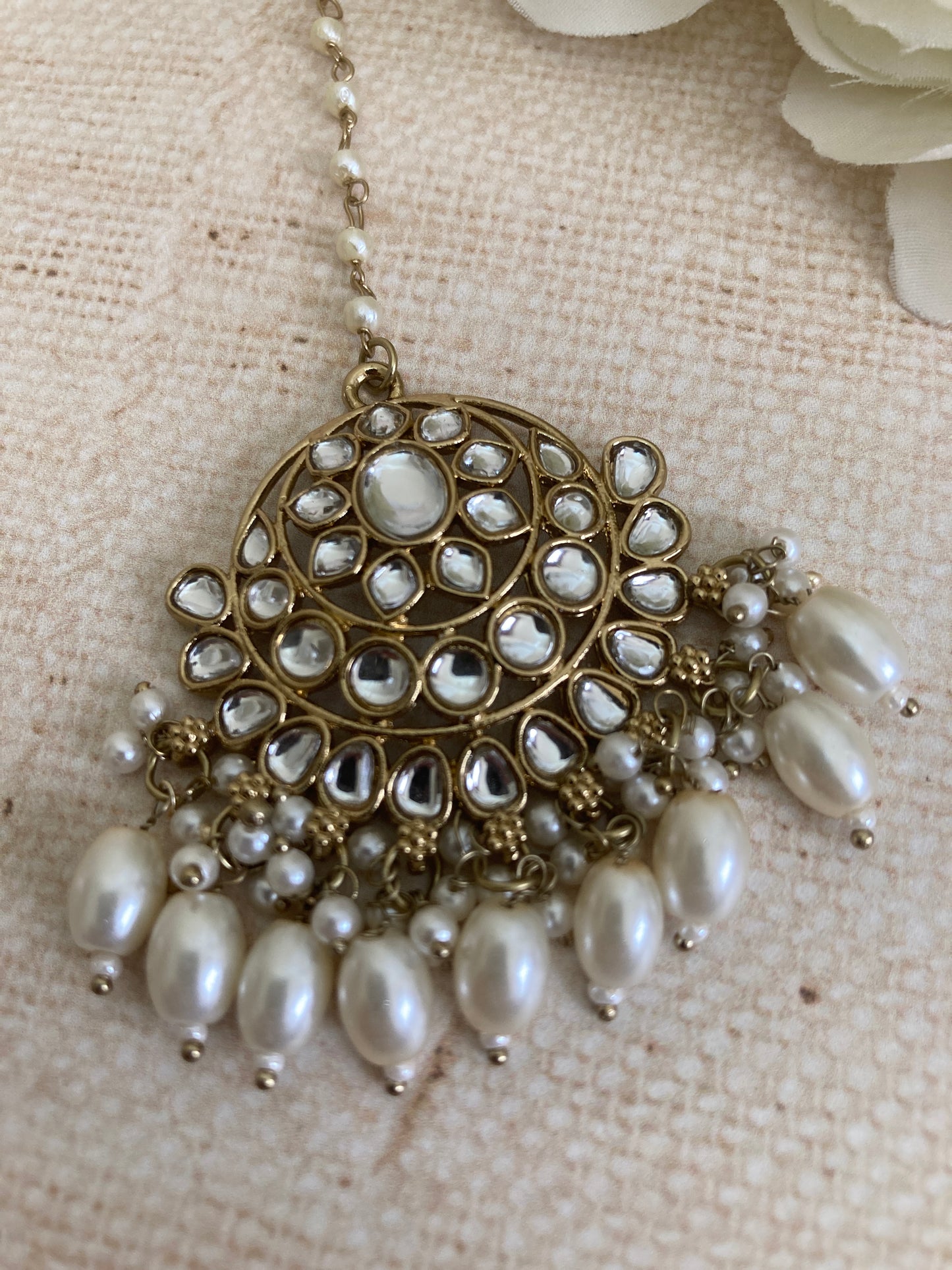 Antique Gold Plated Kundan And Pearl Tikka (ST978)
