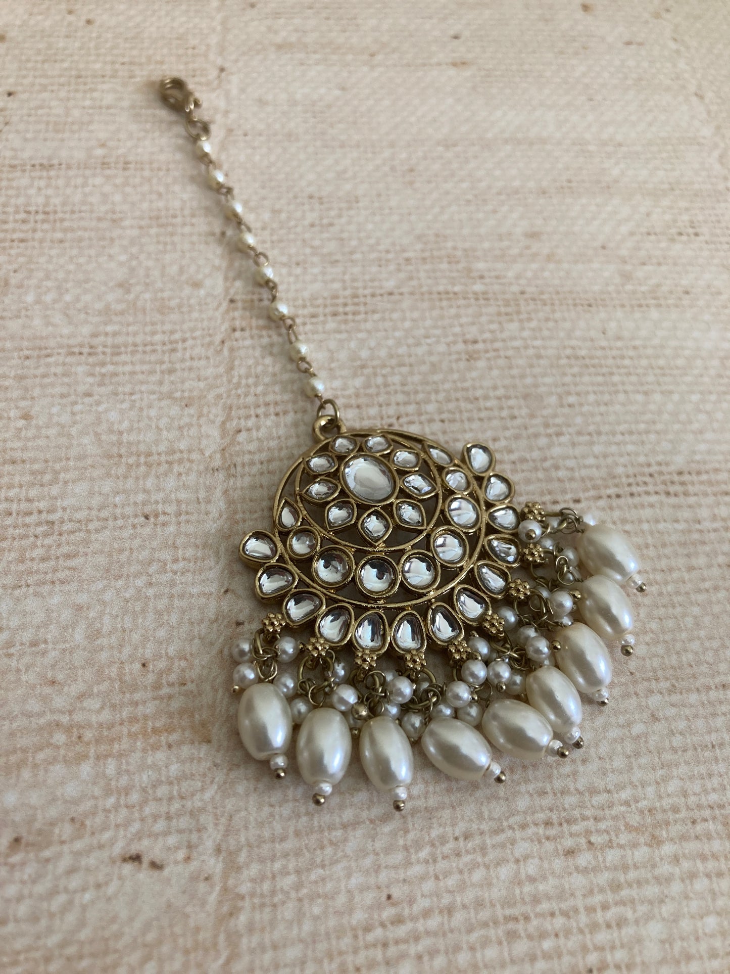 Antique Gold Plated Kundan And Pearl Tikka (ST978)