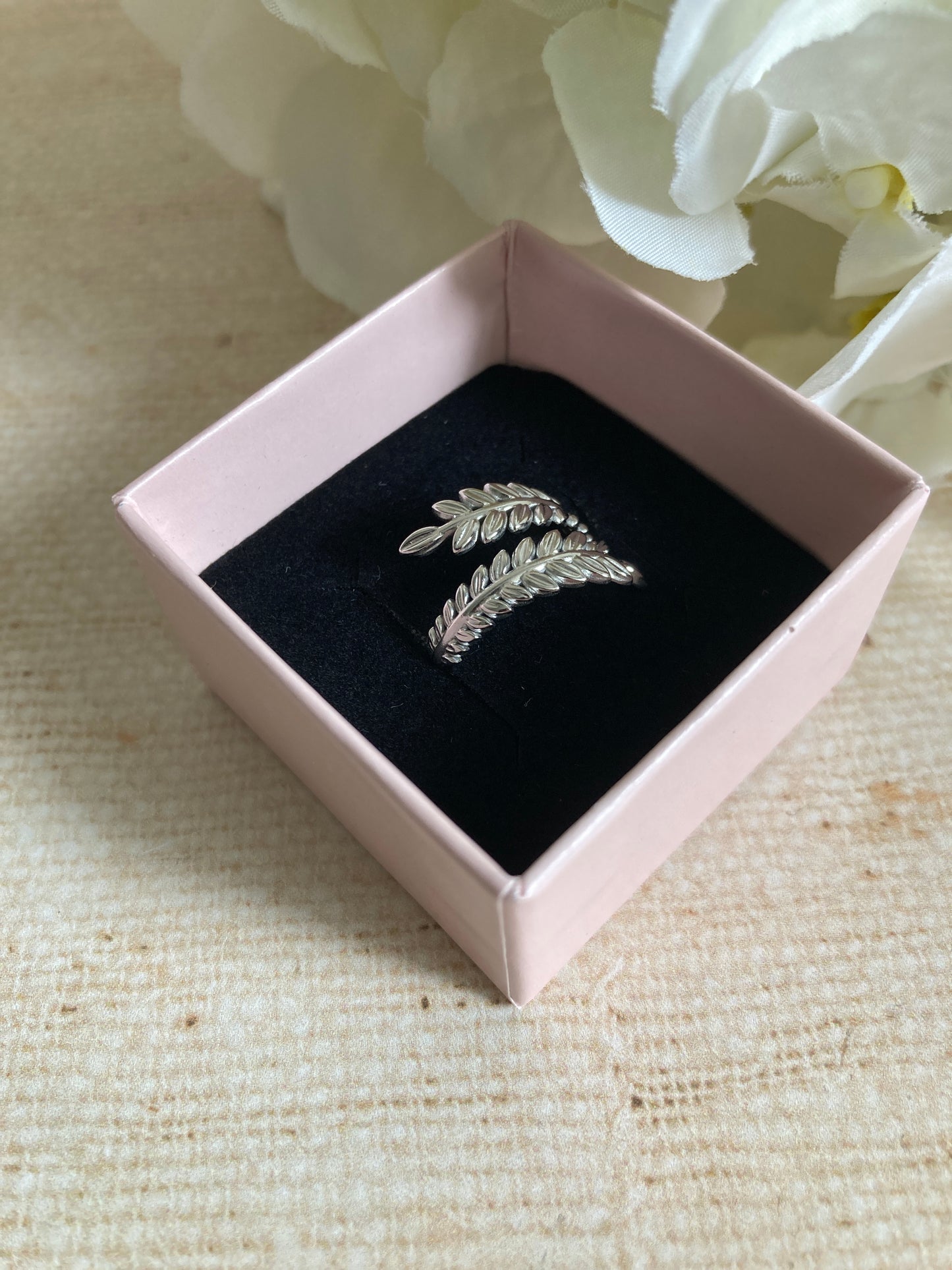 Adjustable Silver Plated Vine Leaf Ring (Silver) (ST982)