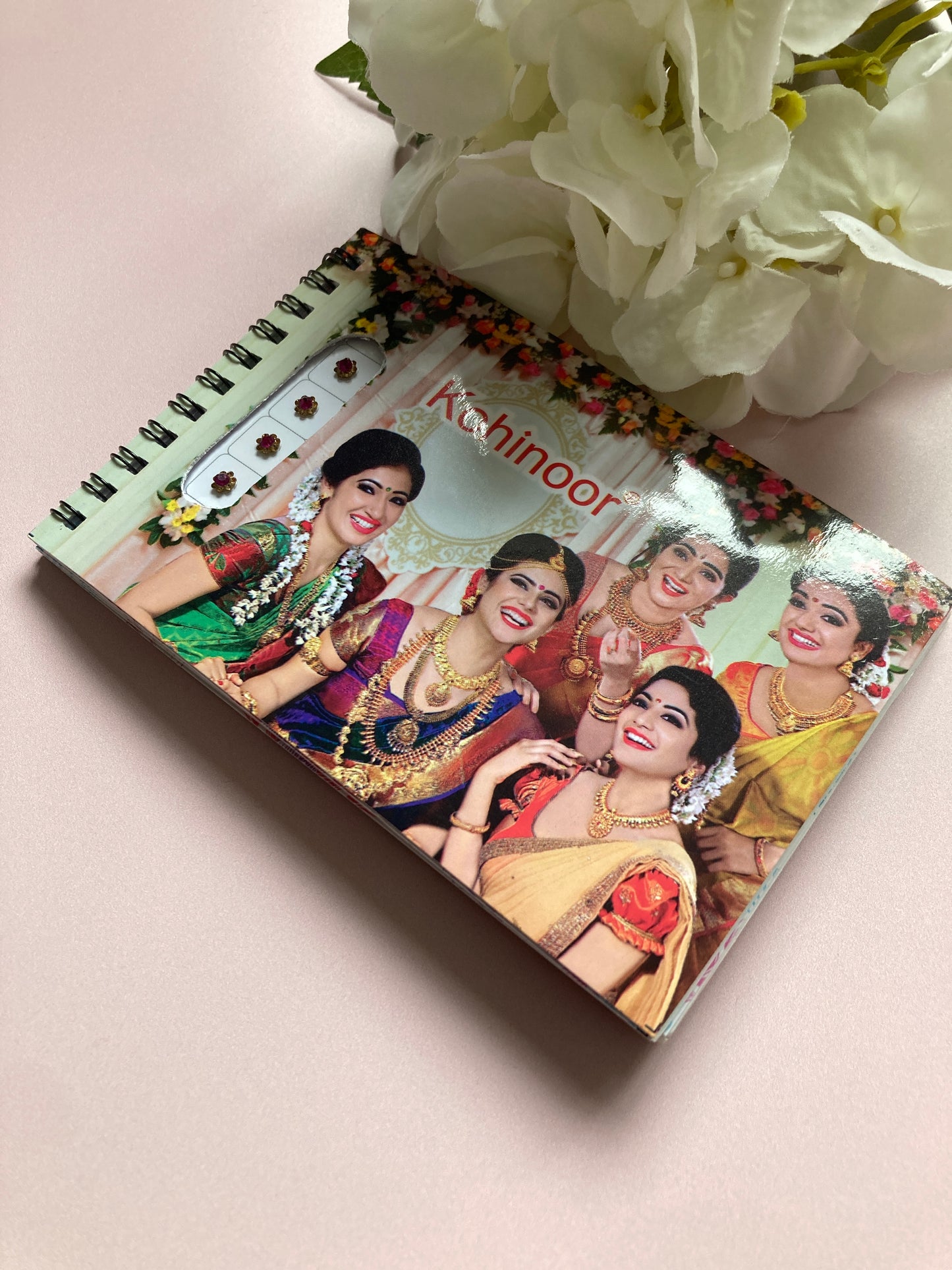 Colourful 5 Page 300 Flower Bindi Booklet (ST986)