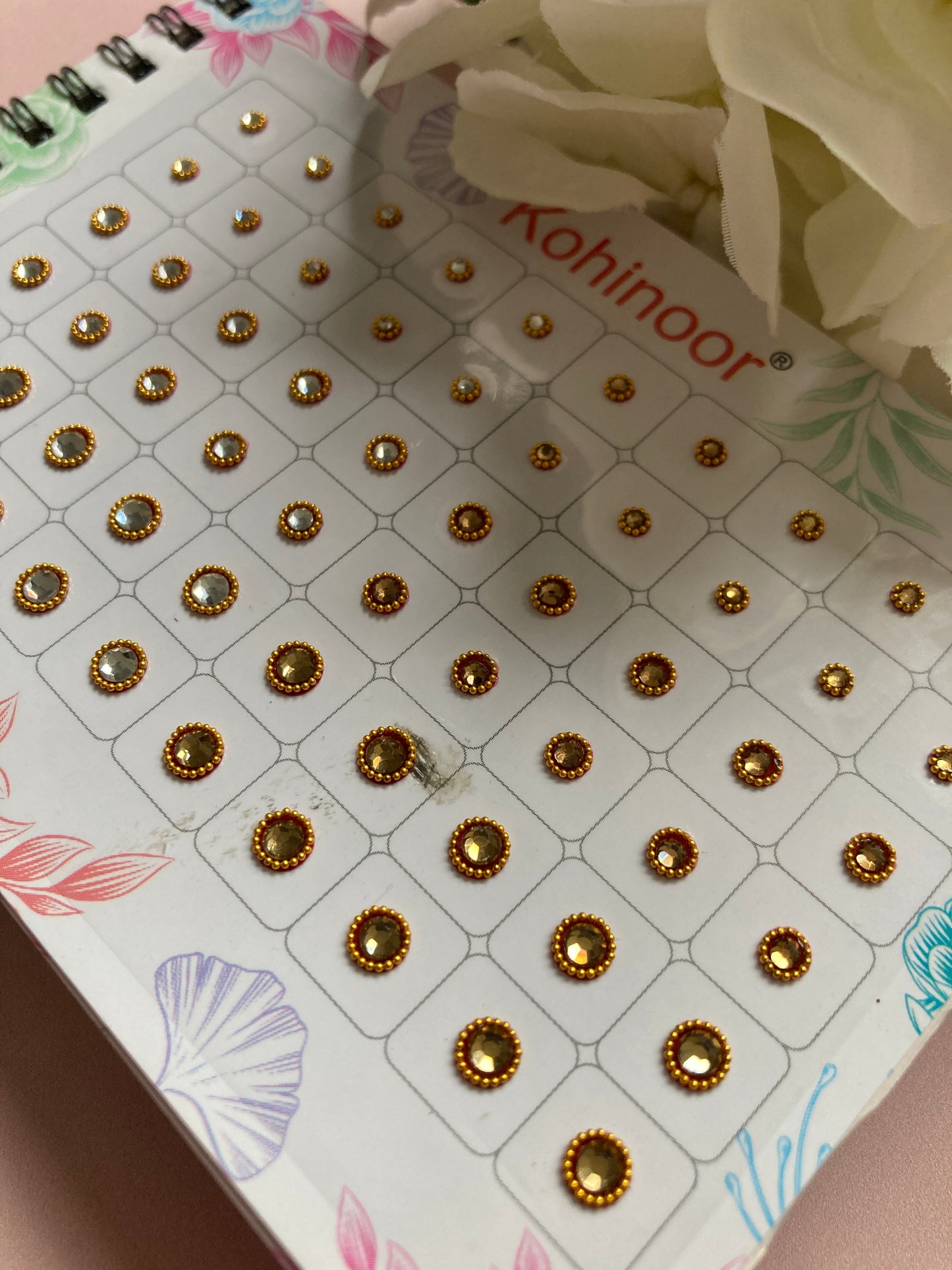 Colourful Beaded 5 Page 300 Bindi Booklet (ST985)