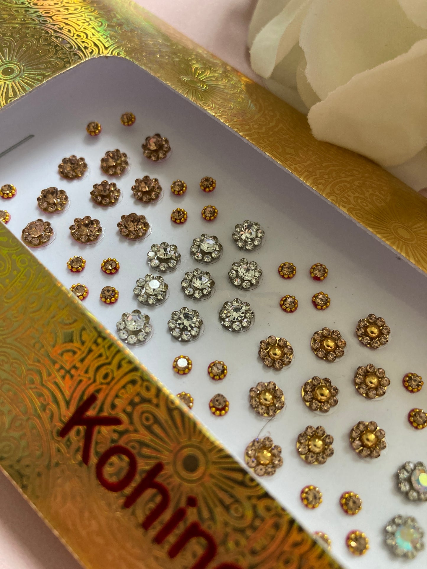 Gold And Silver Bindi Pack (ST984) (1)