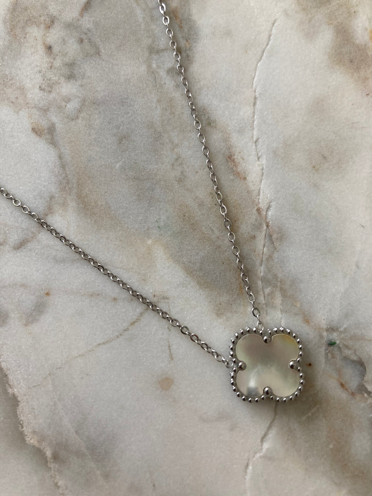 White Silver Single Clover Necklace (ST794)