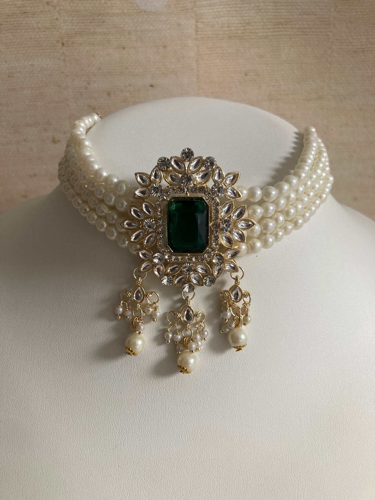 Anvi Gold Plated Kundan And Pearl Set (ST1013) (Emerald Green)