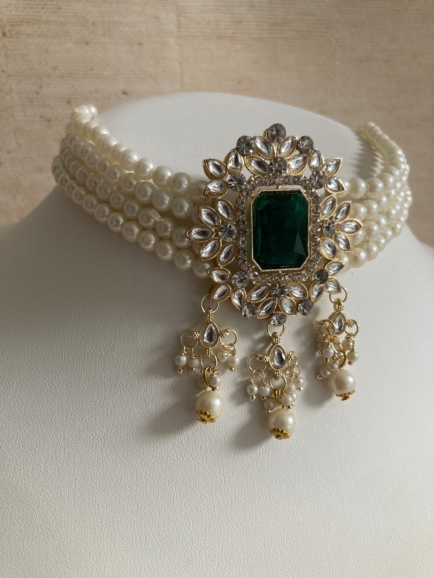 Anvi Gold Plated Kundan And Pearl Set (ST1013) (Emerald Green)