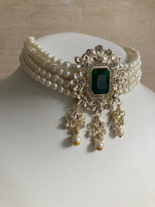 Anvi Gold Plated Kundan And Pearl Set (ST1013) (Emerald Green)