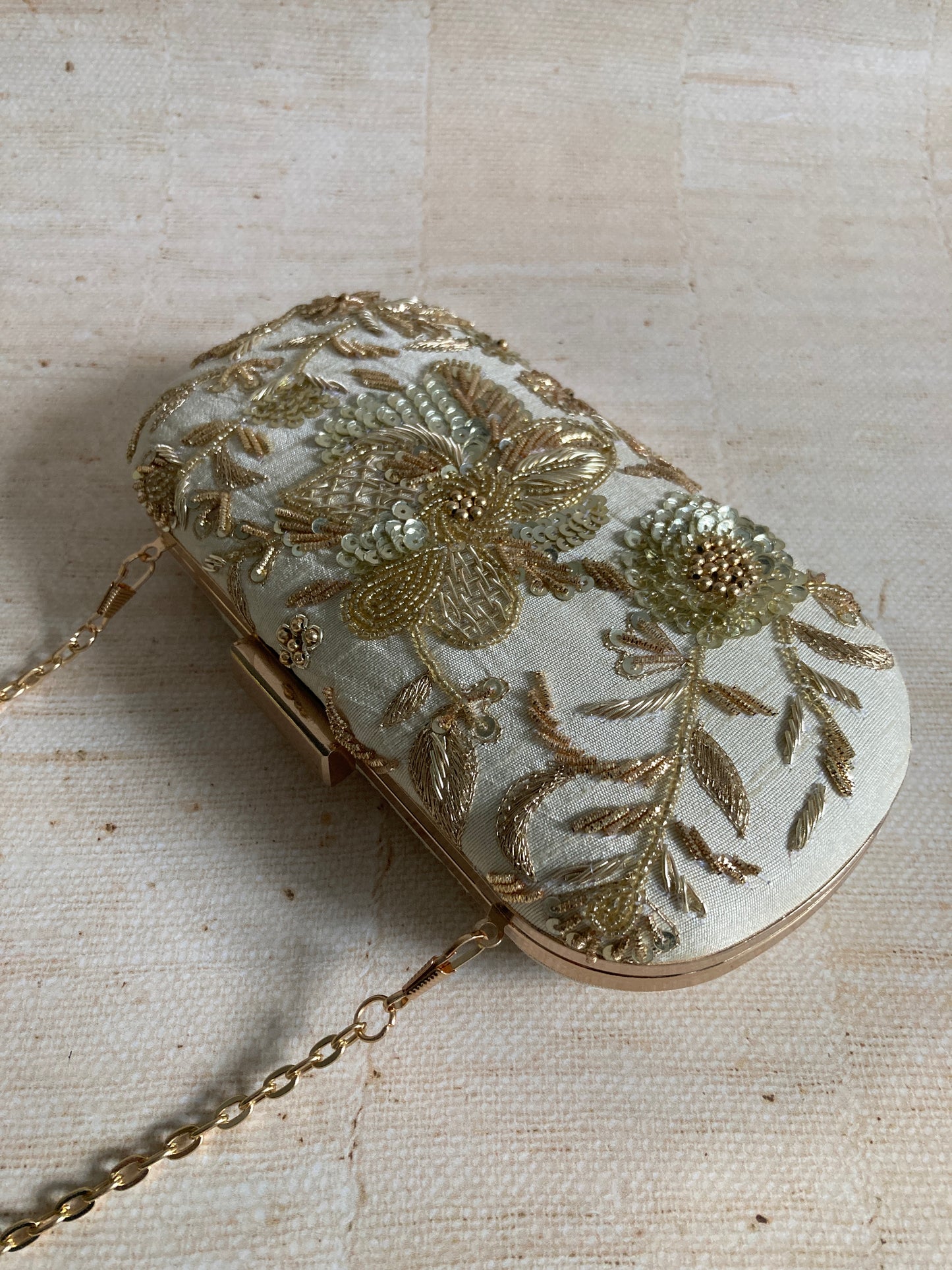 Olivia Oval Clutch (ST997) (Gold)