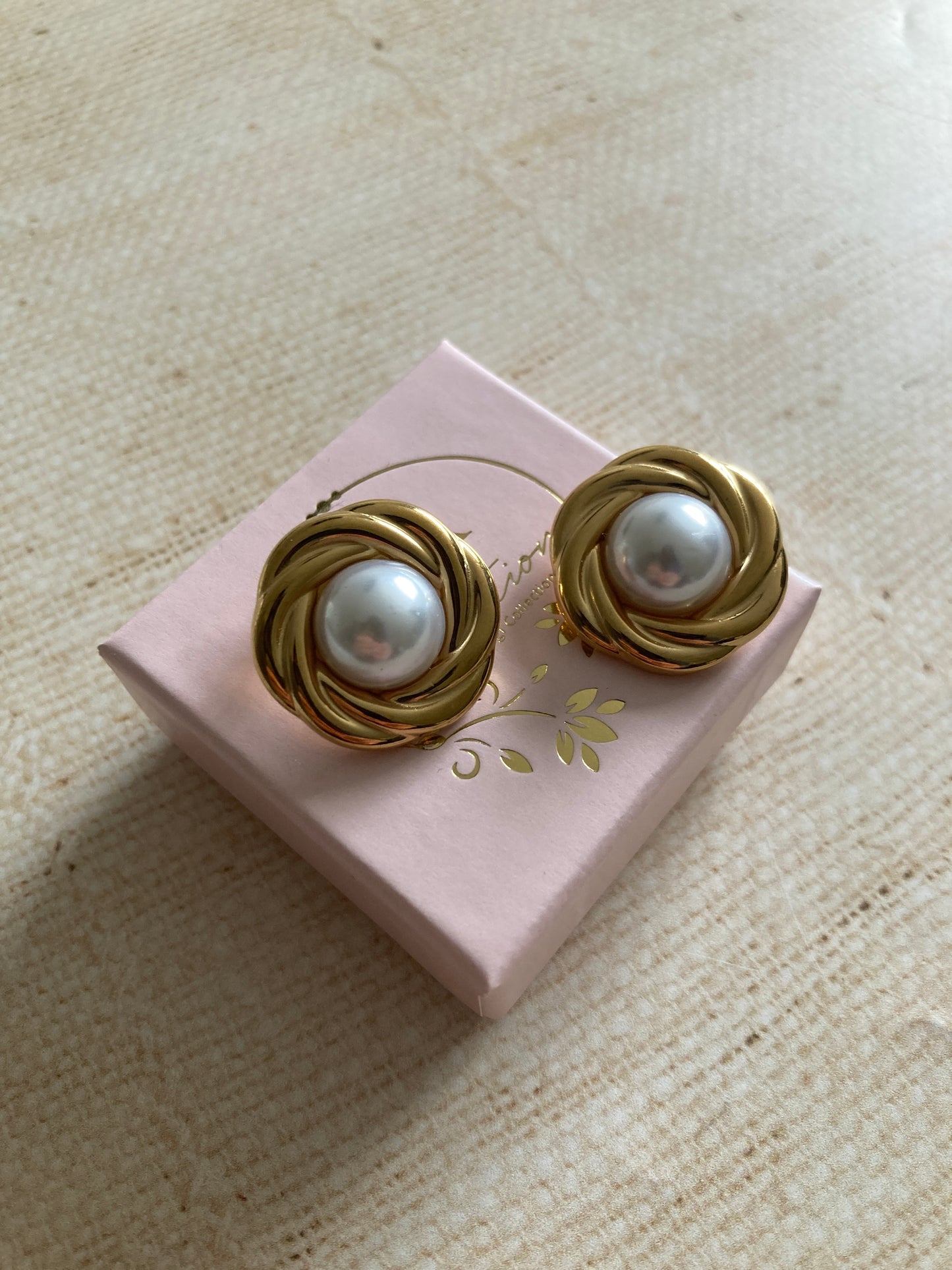18K Gold Plated Pearl Chunky Stud Earrings (ST1026)