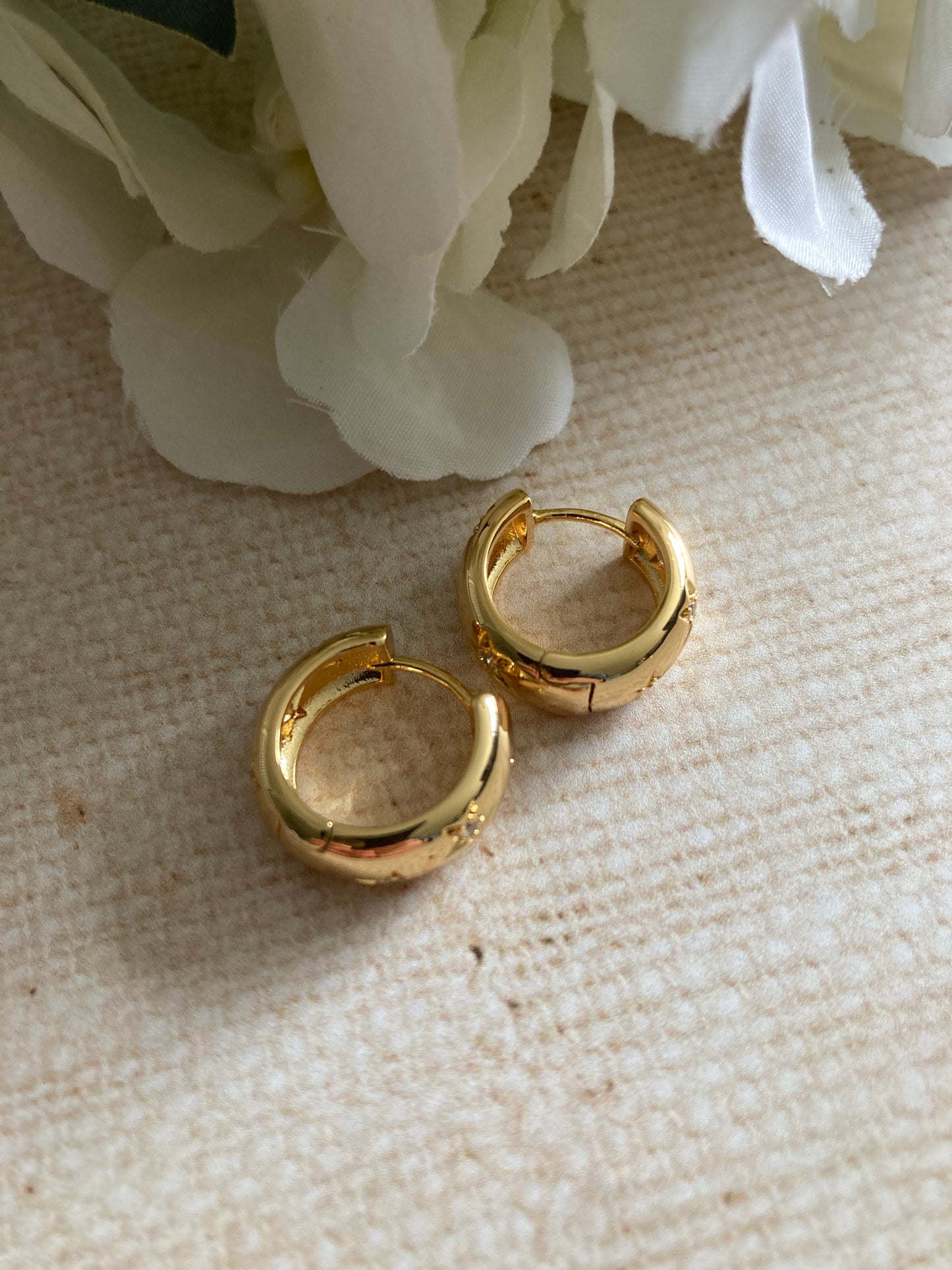 18K Gold Plated Chunky Star Huggie Hoop Earrings (ST1027)