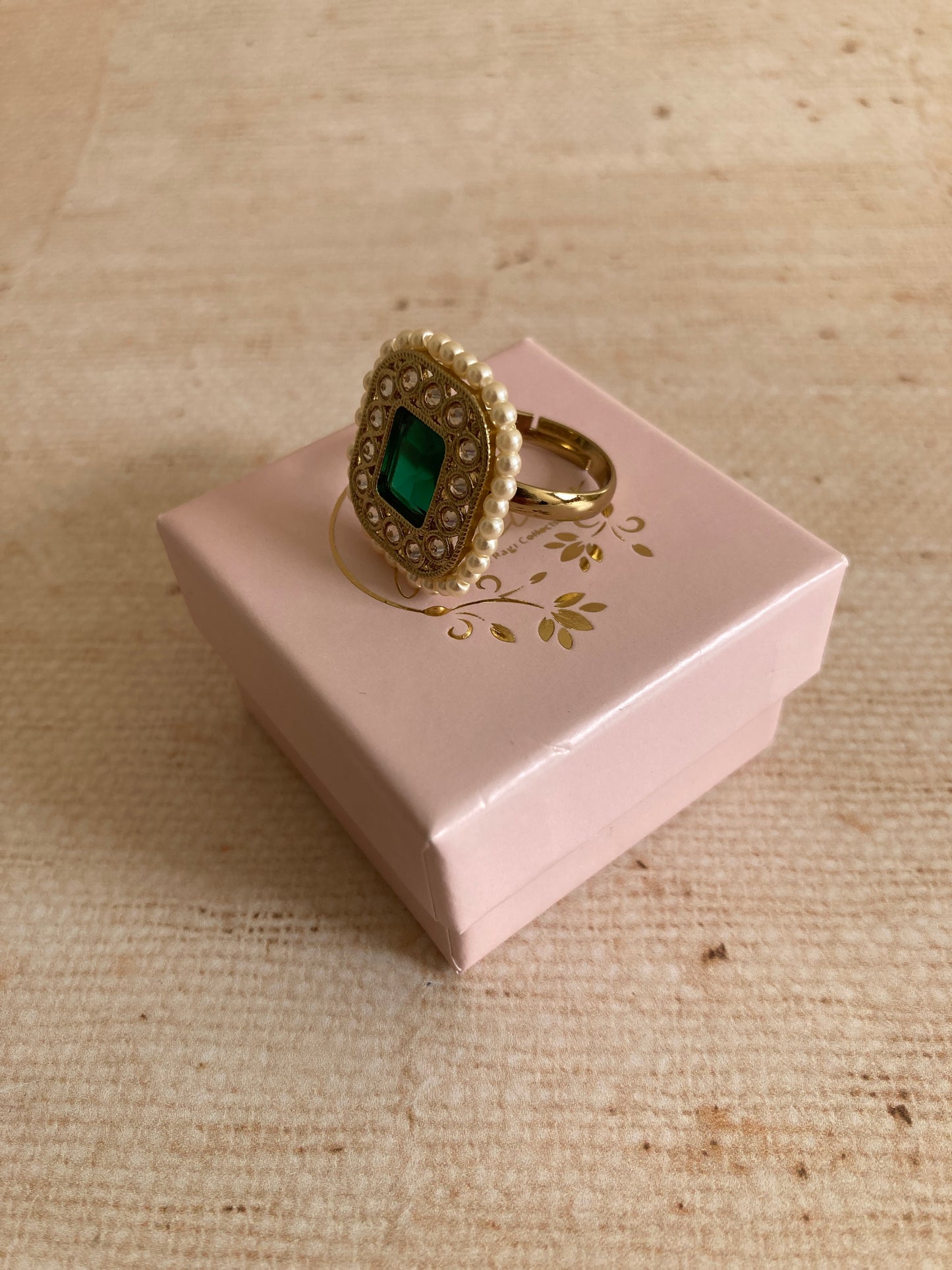 Gold Emerald Green Adjustable Ring (ST1036)
