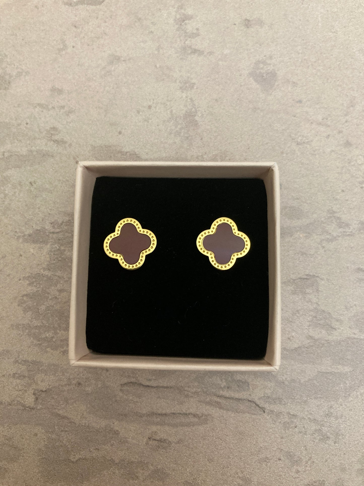 Clover Stud Earrings (ST814) (Maroon)