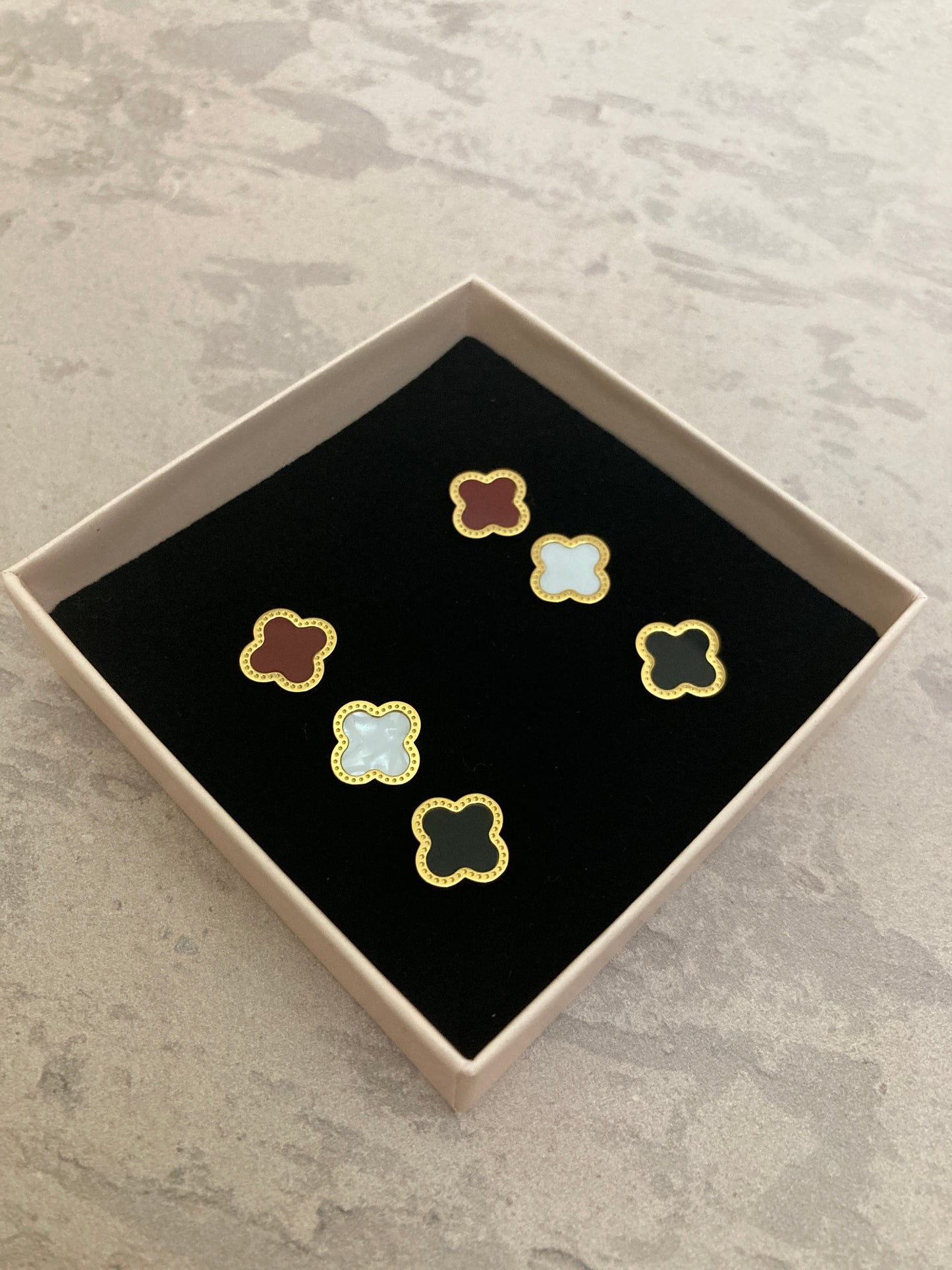 Clover Stud Earrings (ST814) (Maroon)