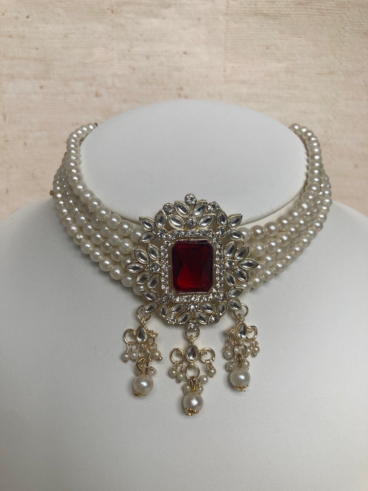 Anvi Gold Plated Kundan And Pearl Set (ST1013) (Maroon)