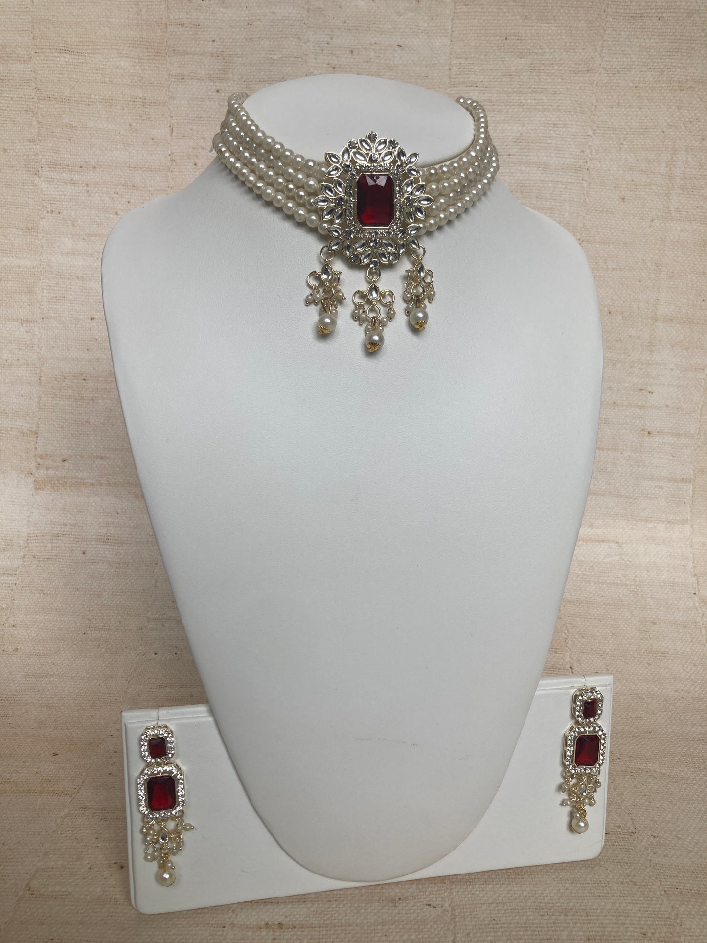 Anvi Gold Plated Kundan And Pearl Set (ST1013) (Maroon)