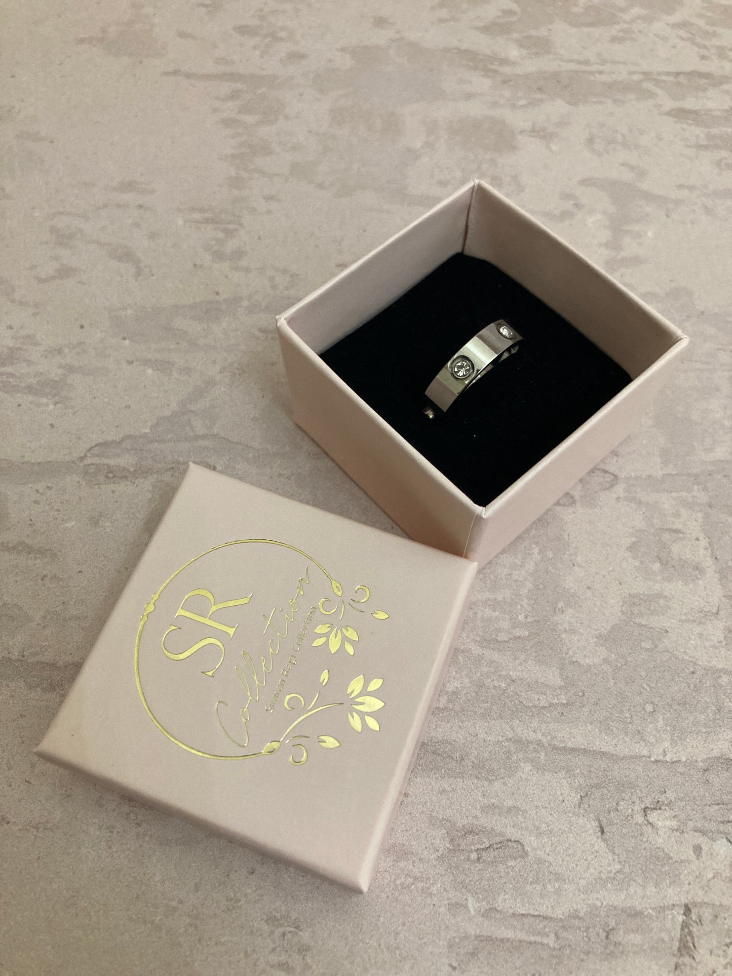 Luxury Stainless Steel Silver Zirconia Encrusted Ring (ST840)