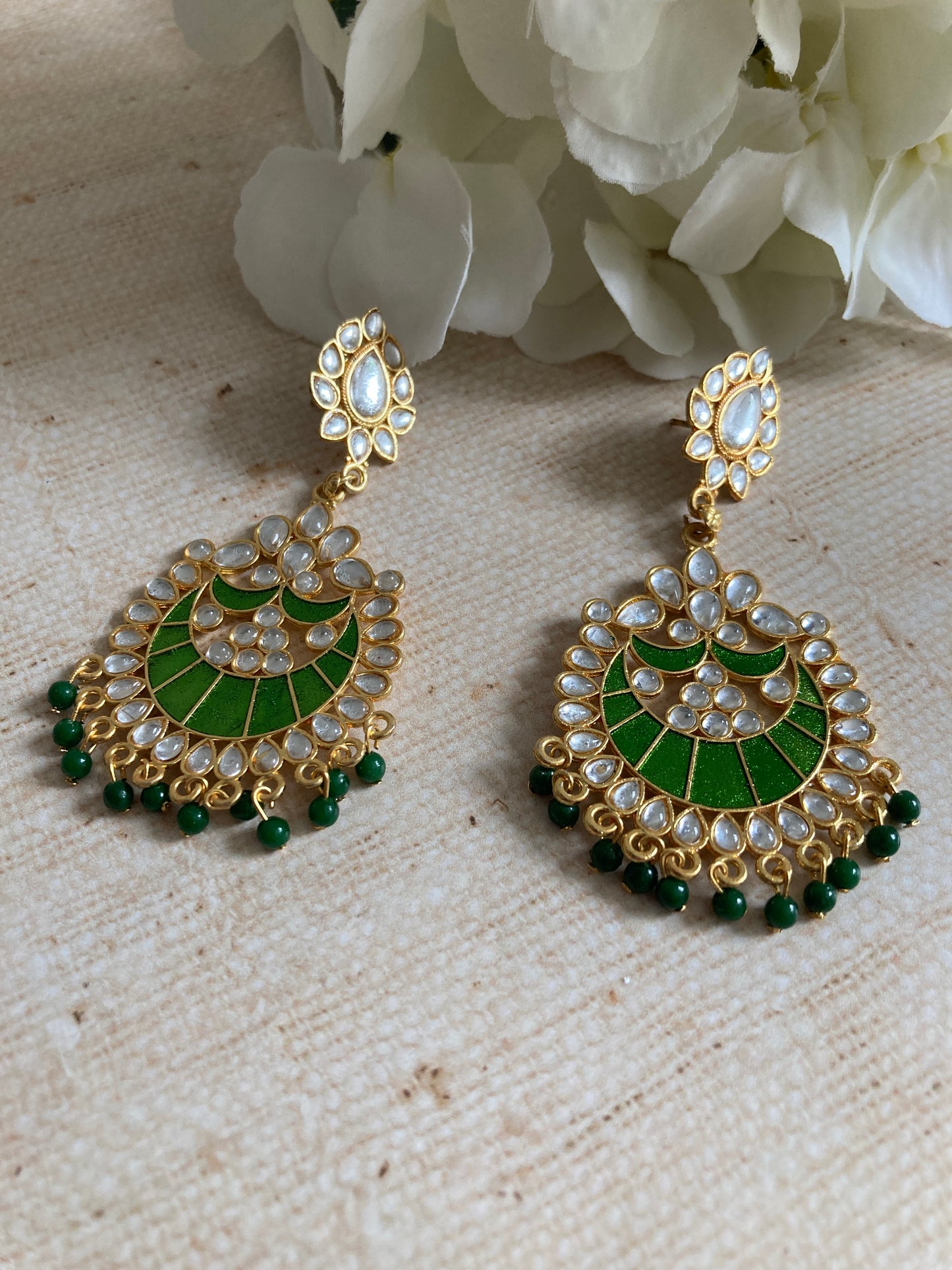 Green Kundan Pearl Earrings Tikka Set (ST1157) (Silver)