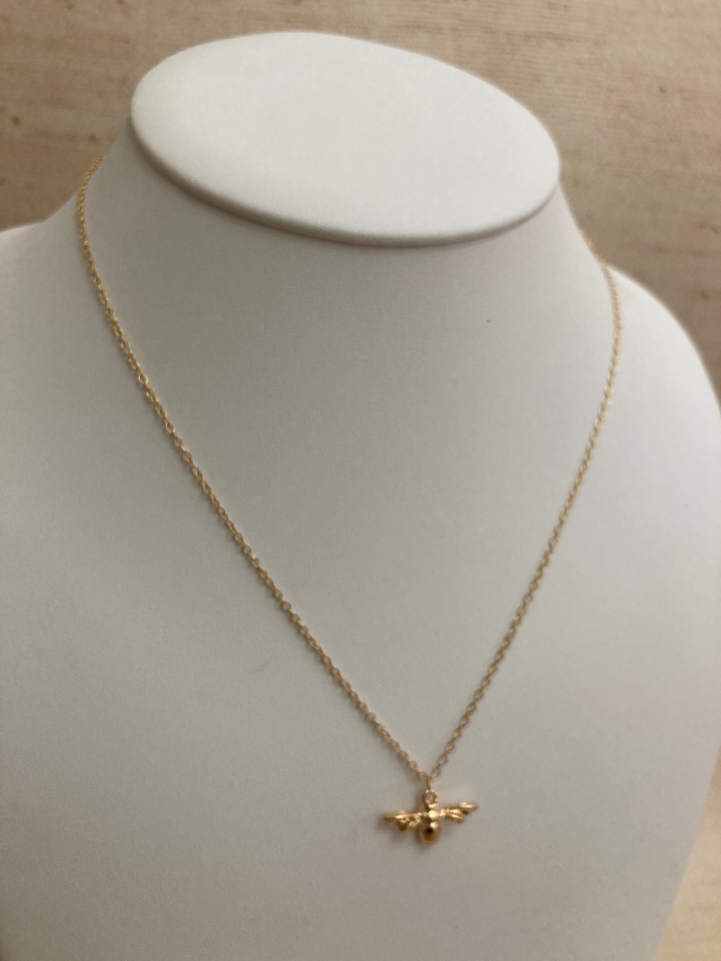 Queen Bee Pendant Necklace (ST401)(Gold)