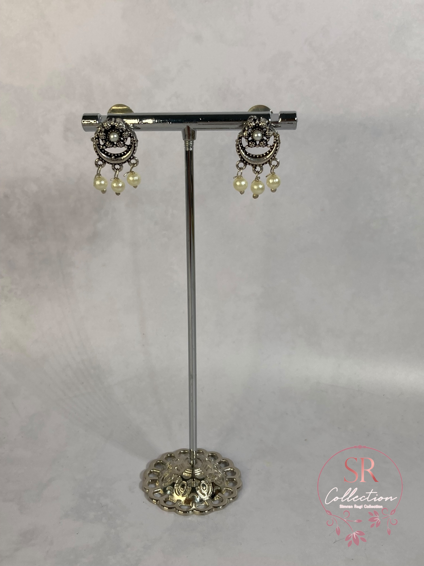 Sabar Oxidised Pearl And Pota Stone Set (ST233) White